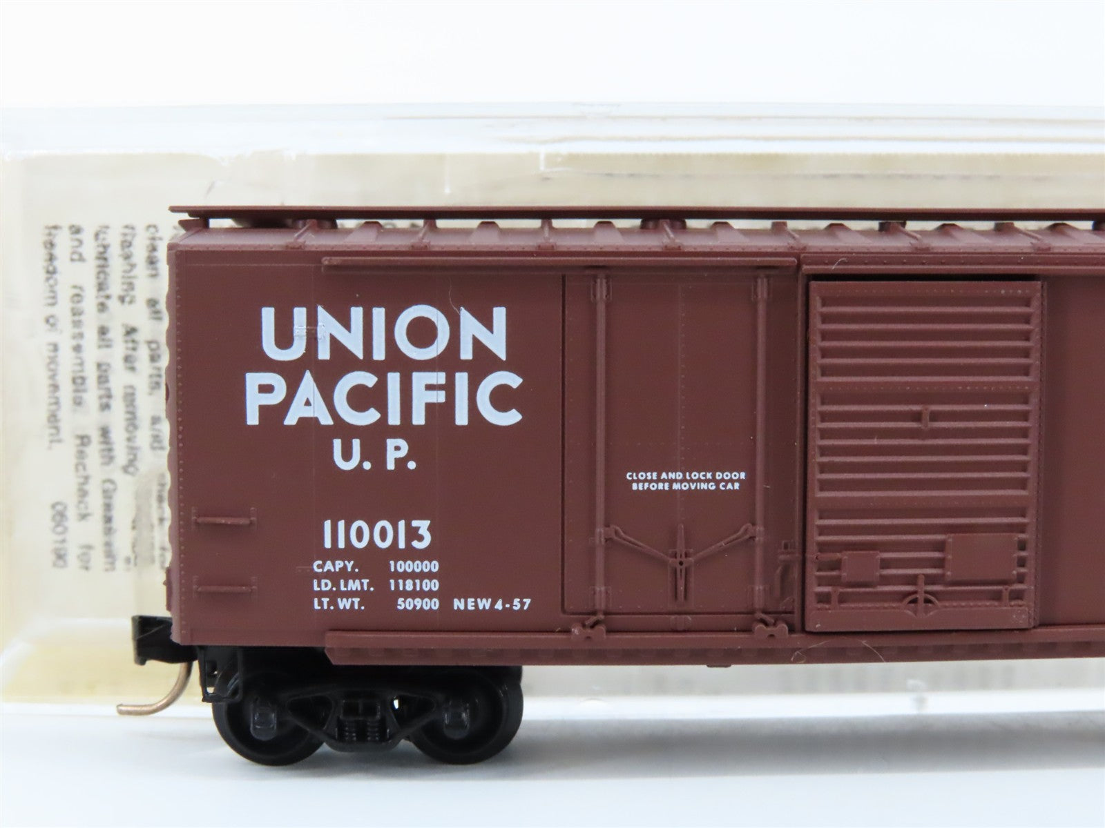 N Scale Micro-Trains MTL 22030 UP Union Pacific 40' Box Car 110013 RTR