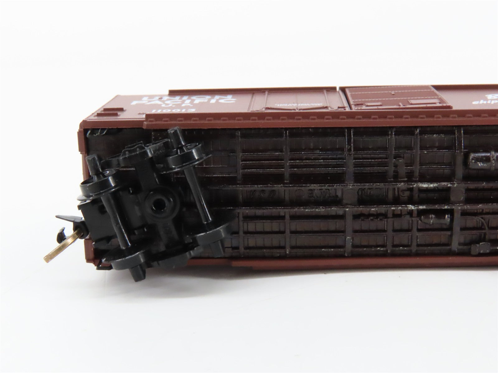 N Scale Micro-Trains MTL 22030 UP Union Pacific 40' Box Car 110013 RTR