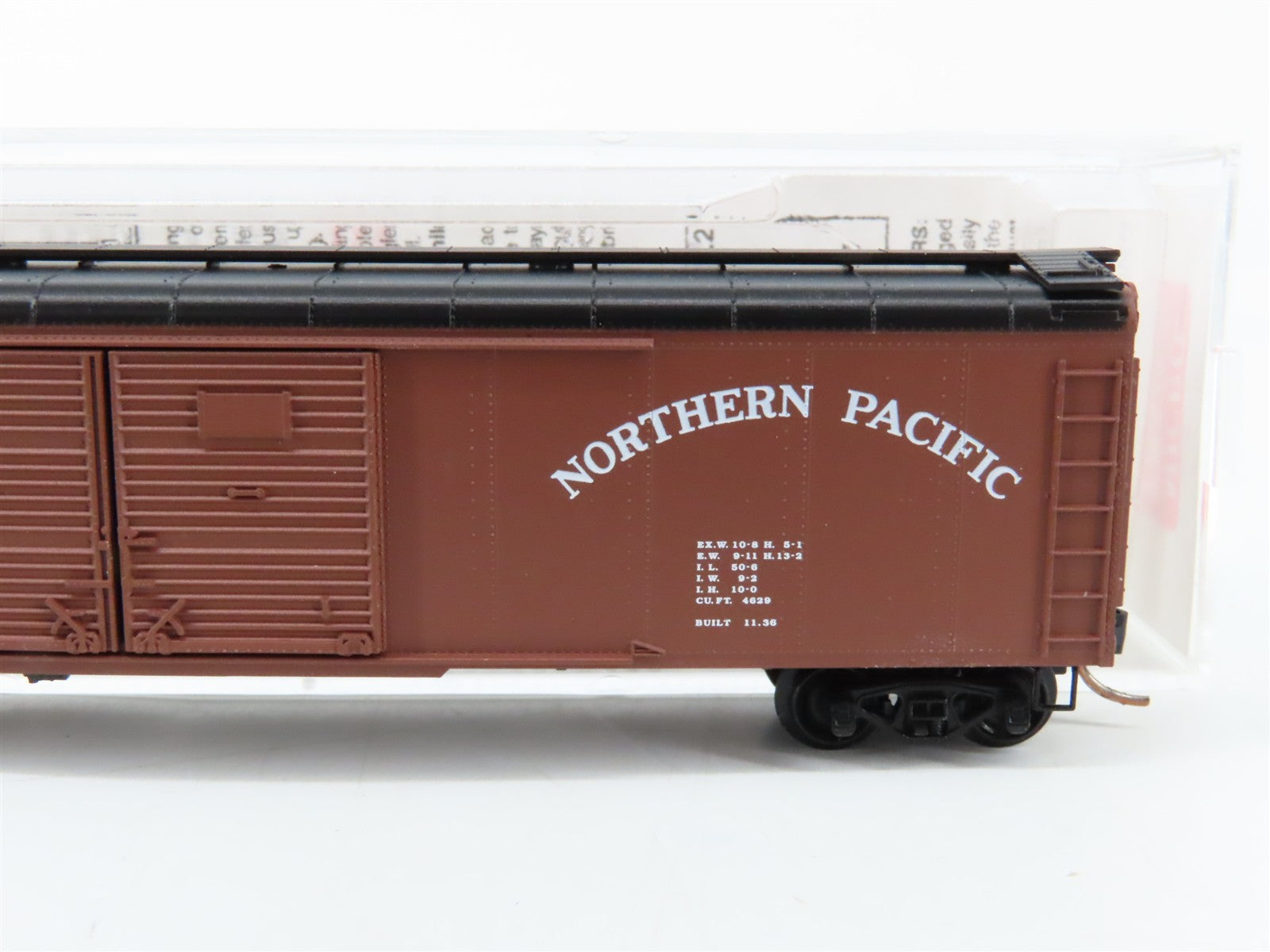 N Scale Micro-Trains MTL 79020 Northern Pacific 50' Wagon Top Box Car RTR