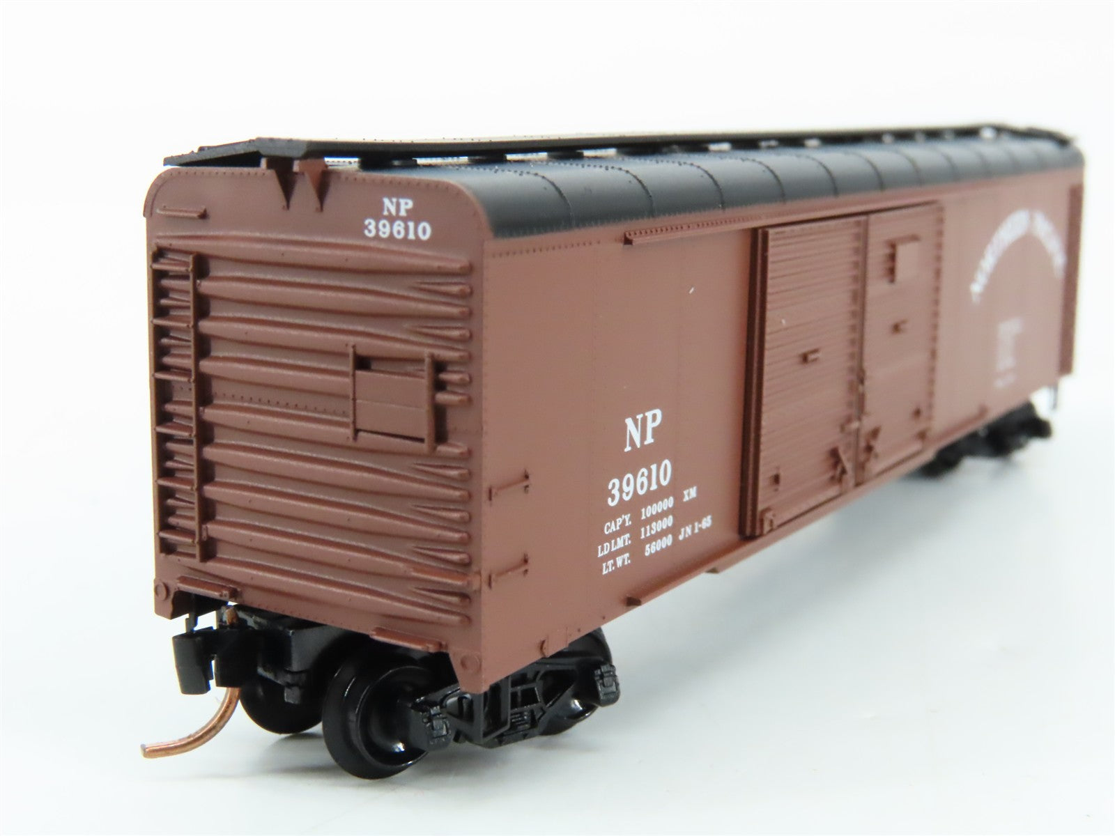 N Scale Micro-Trains MTL 79020 Northern Pacific 50' Wagon Top Box Car RTR