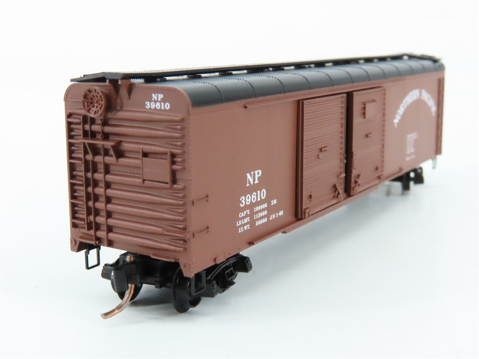 N Scale Micro-Trains MTL 79020 Northern Pacific 50' Wagon Top Box Car RTR