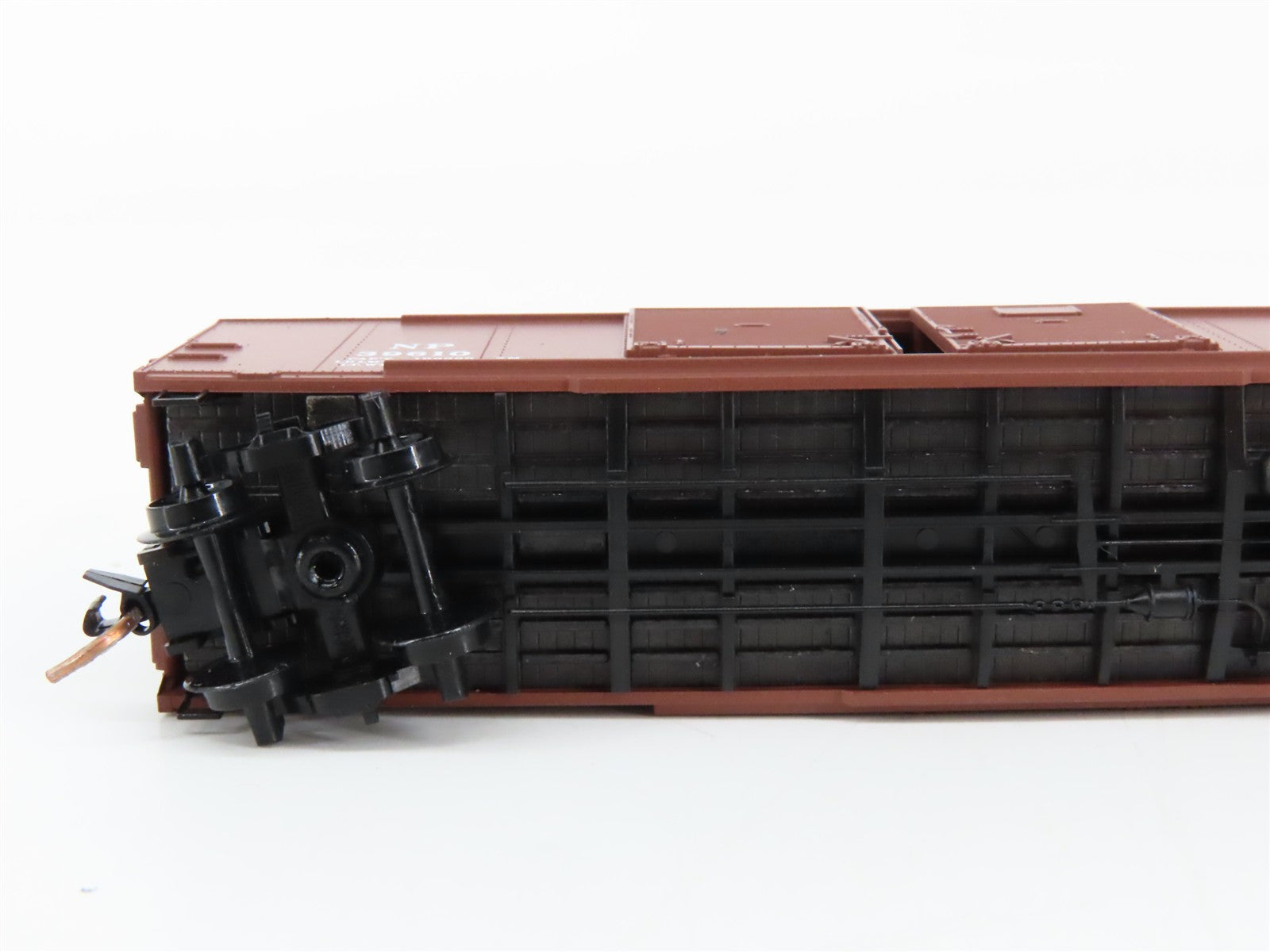 N Scale Micro-Trains MTL 79020 Northern Pacific 50' Wagon Top Box Car RTR
