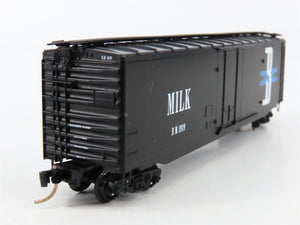 N Scale Micro-Trains MTL 32330 Boston & Maine 50' Plug Door Milk Box Car RTR
