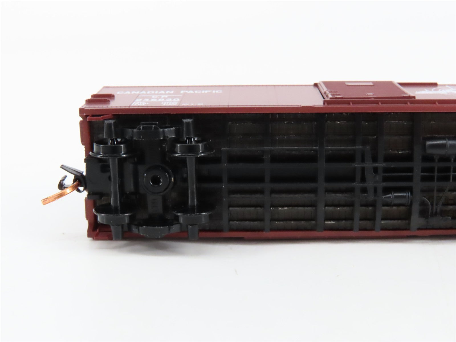 N Scale Micro-Trains MTL 12000052 CP Canadian Pacific 40' Box Car 246830 RTR