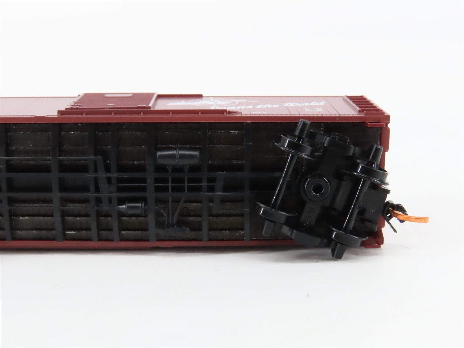 N Scale Micro-Trains MTL 12000052 CP Canadian Pacific 40' Box Car 246830 RTR