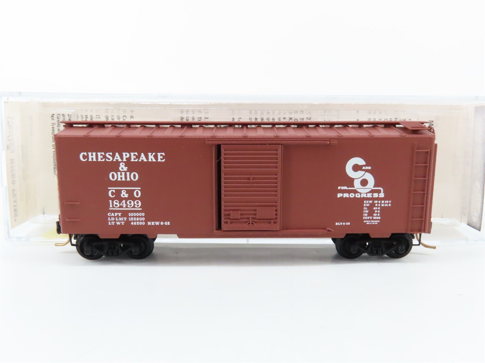 N Scale Micro-Trains MTL 20440 C&O Chesapeake & Ohio 40' Box Car 18499 RTR