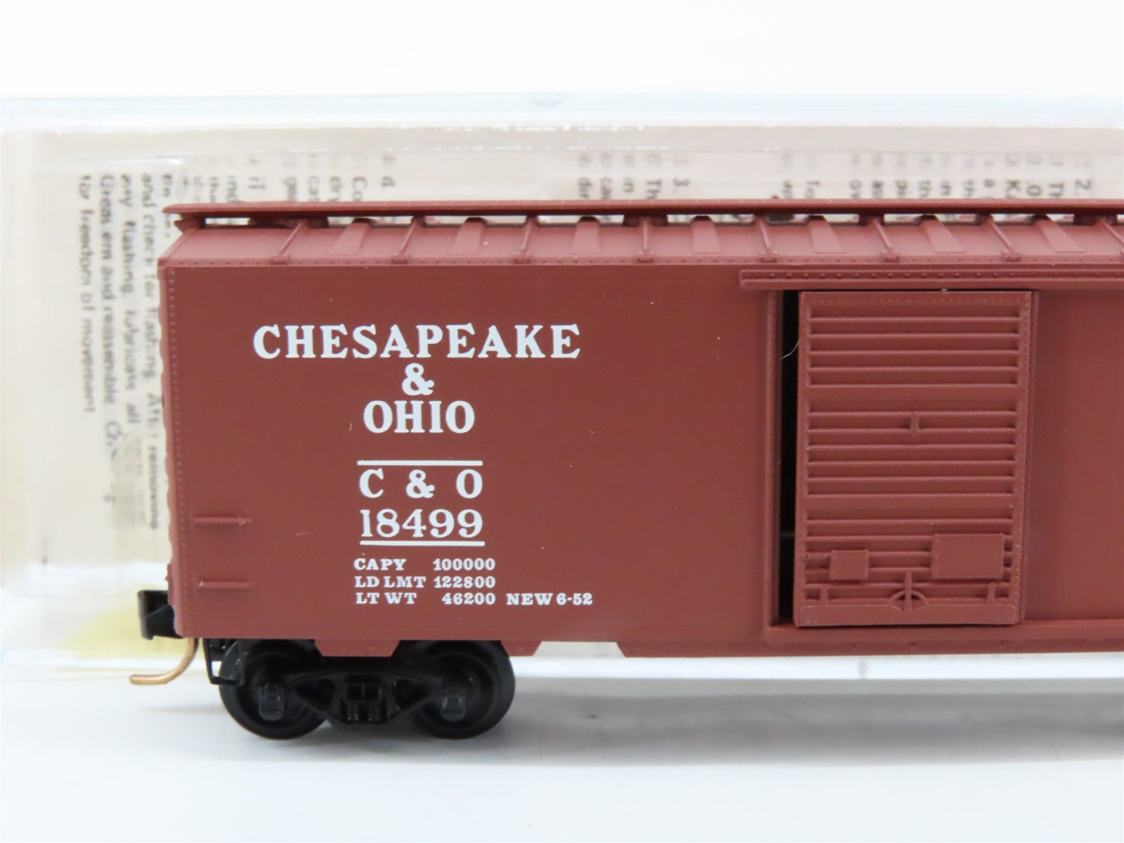 N Scale Micro-Trains MTL 20440 C&O Chesapeake & Ohio 40' Box Car 18499 RTR