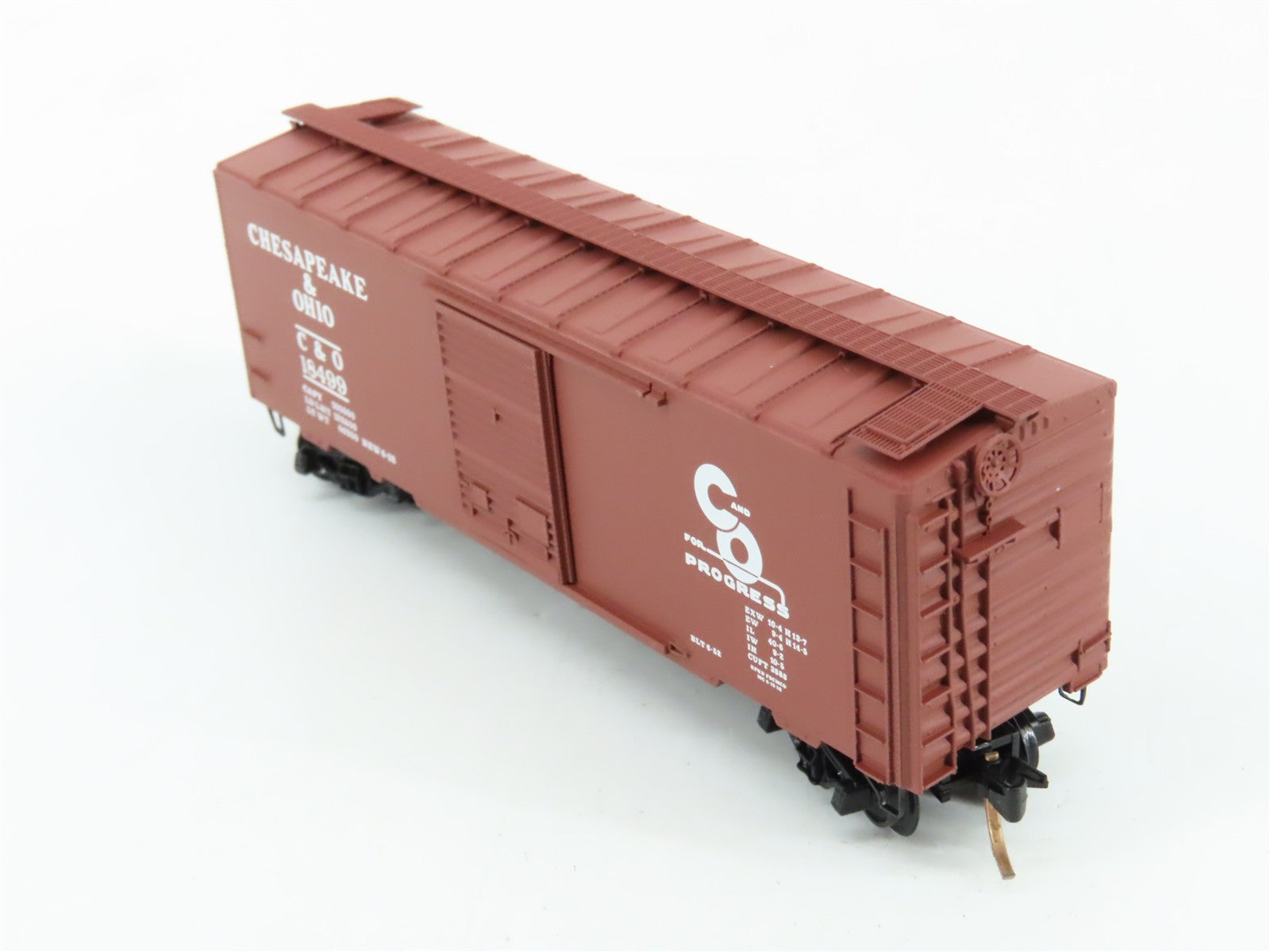 N Scale Micro-Trains MTL 20440 C&O Chesapeake & Ohio 40' Box Car 18499 RTR