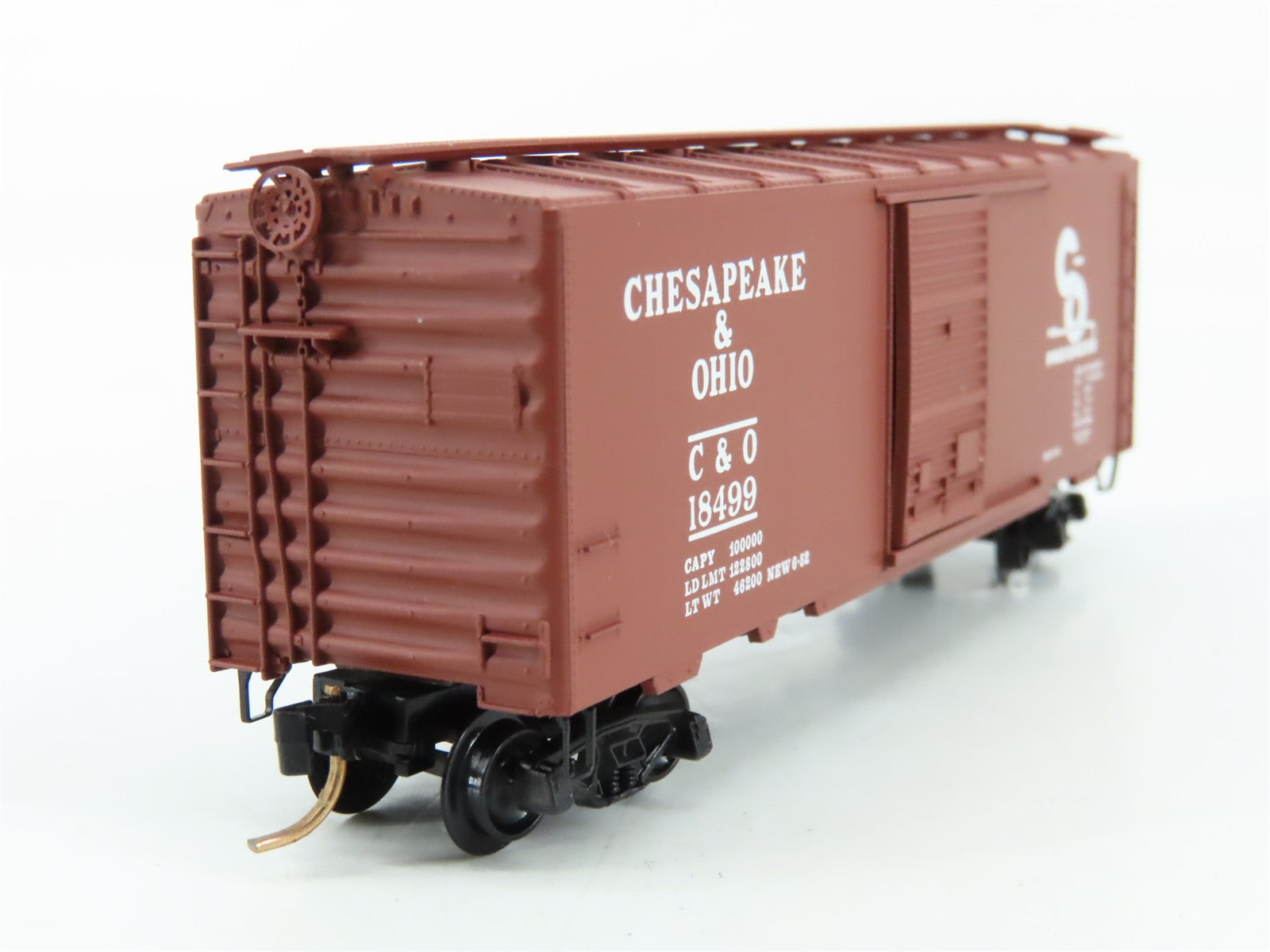 N Scale Micro-Trains MTL 20440 C&O Chesapeake & Ohio 40' Box Car 18499 RTR