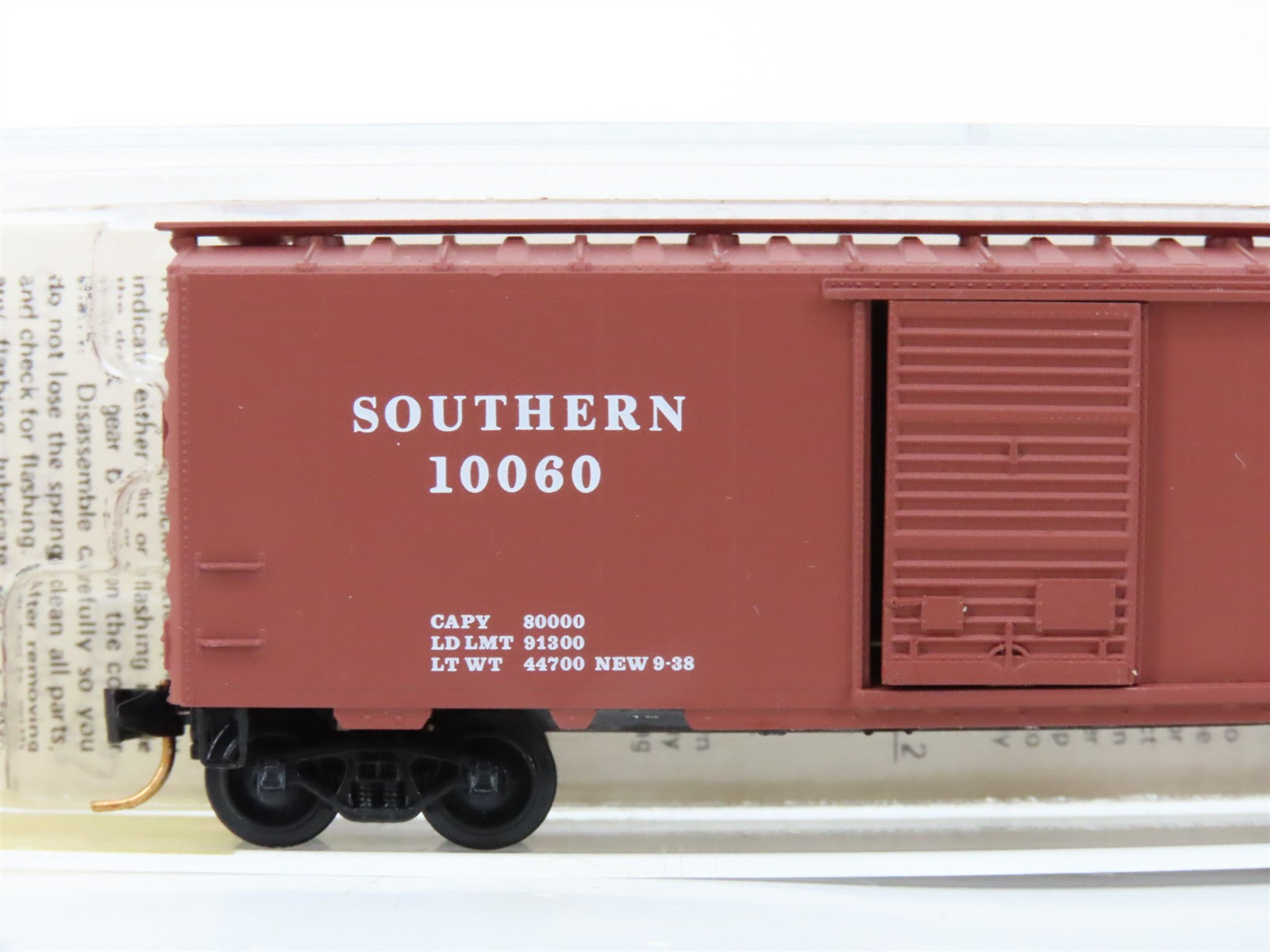 N Scale Micro-Trains MTL 20530 Southern 40' Box Car 10060 RTR