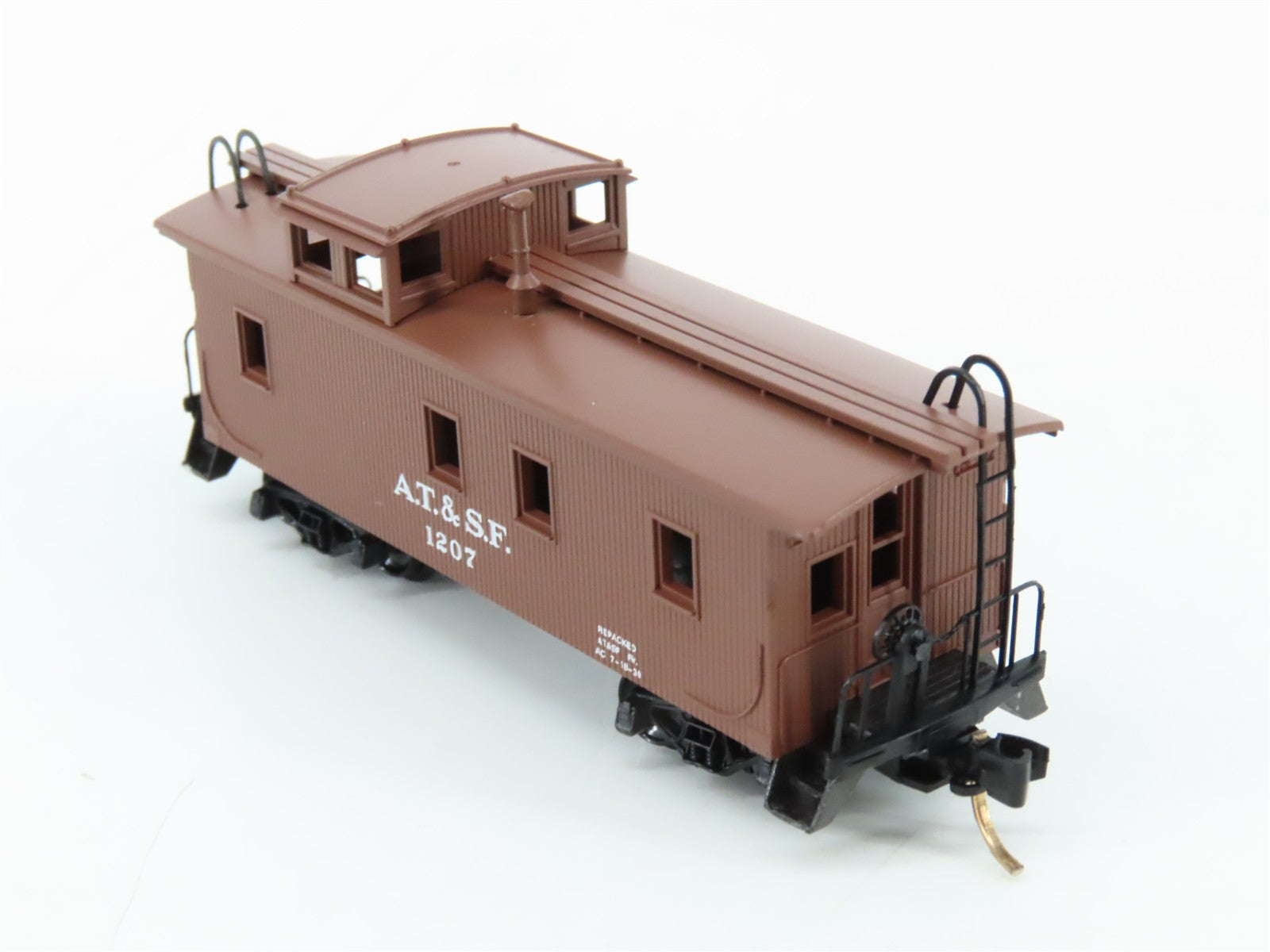 N Scale Micro-Trains MTL 51100 ATSF Santa Fe 34' Wood Sheathed Caboose 1207 RTR