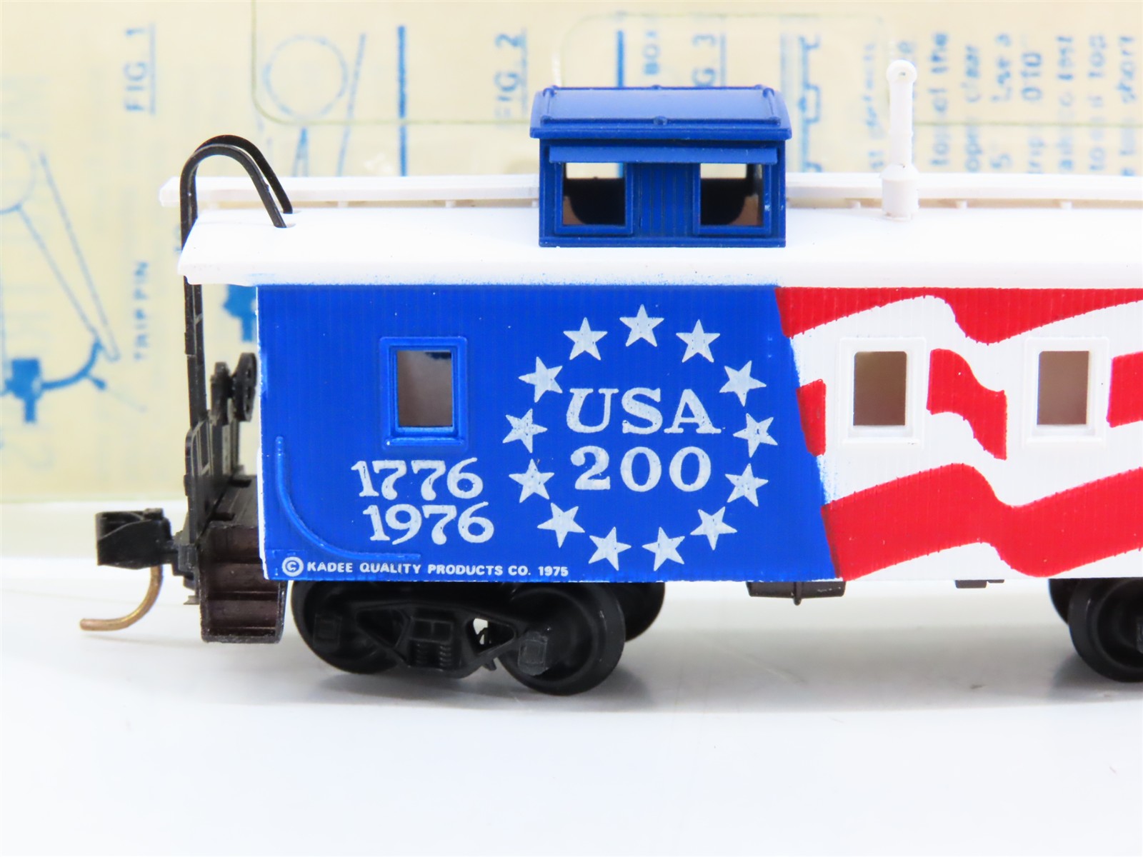 N Scale Micro-Trains MTL 50990 Bicentennial 34' Caboose USA-200 RTR