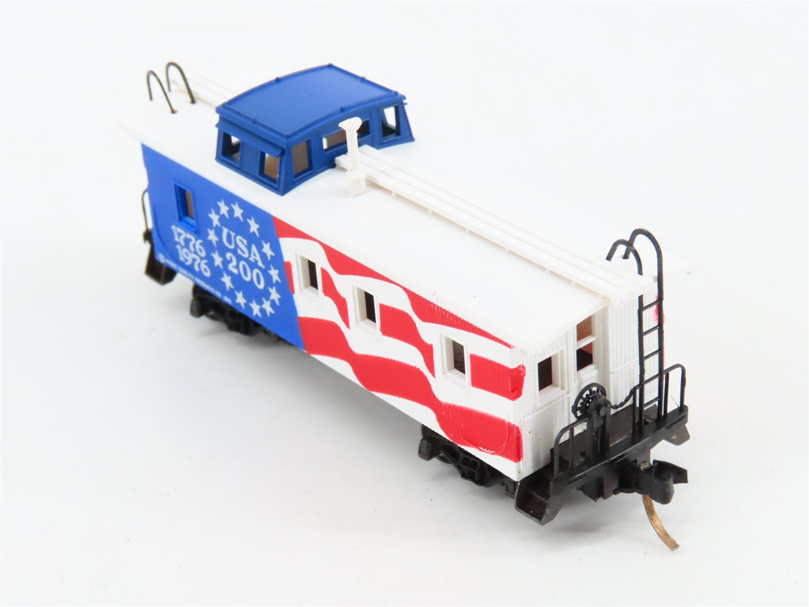 N Scale Micro-Trains MTL 50990 Bicentennial 34' Caboose USA-200 RTR