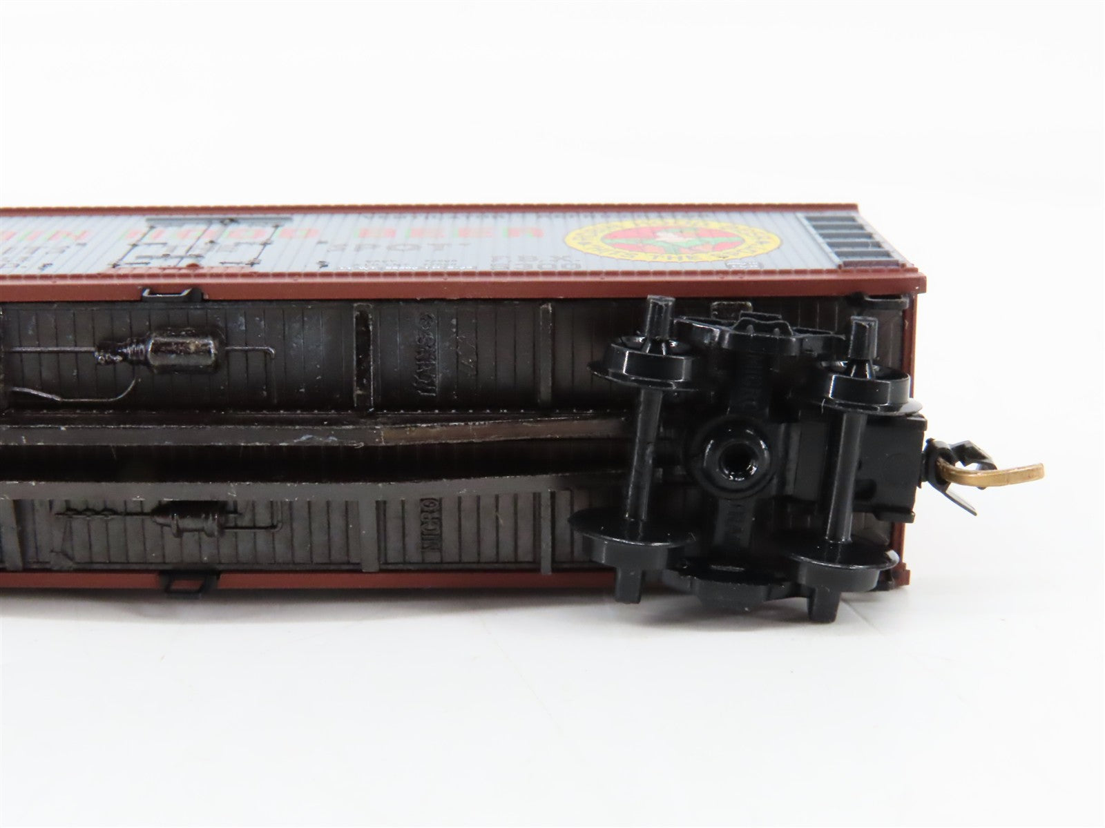 N Scale Micro-Trains MTL 49450 FBX Fontenelle Brewing Co. 40' Reefer 5300 RTR