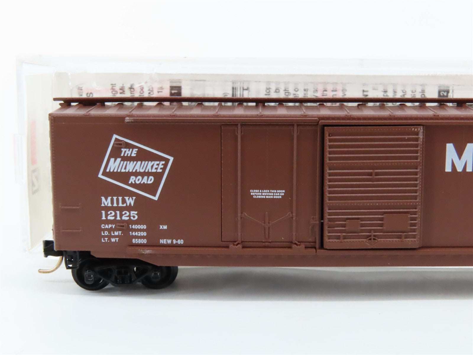 N Scale Micro-Trains MTL 33100 MILW Milwaukee Road 50' Box Car 12125 RTR