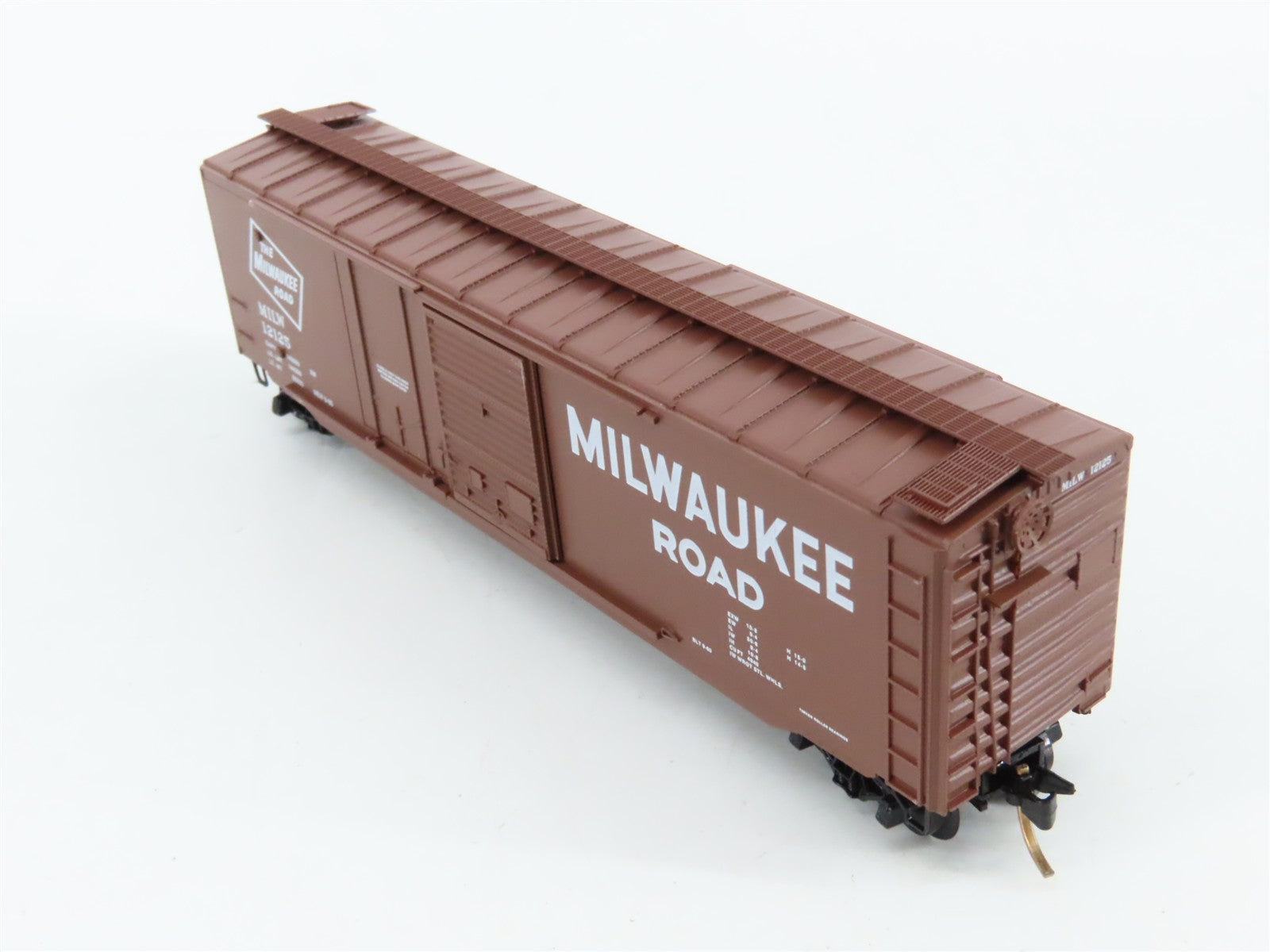 N Scale Micro-Trains MTL 33100 MILW Milwaukee Road 50' Box Car 12125 RTR