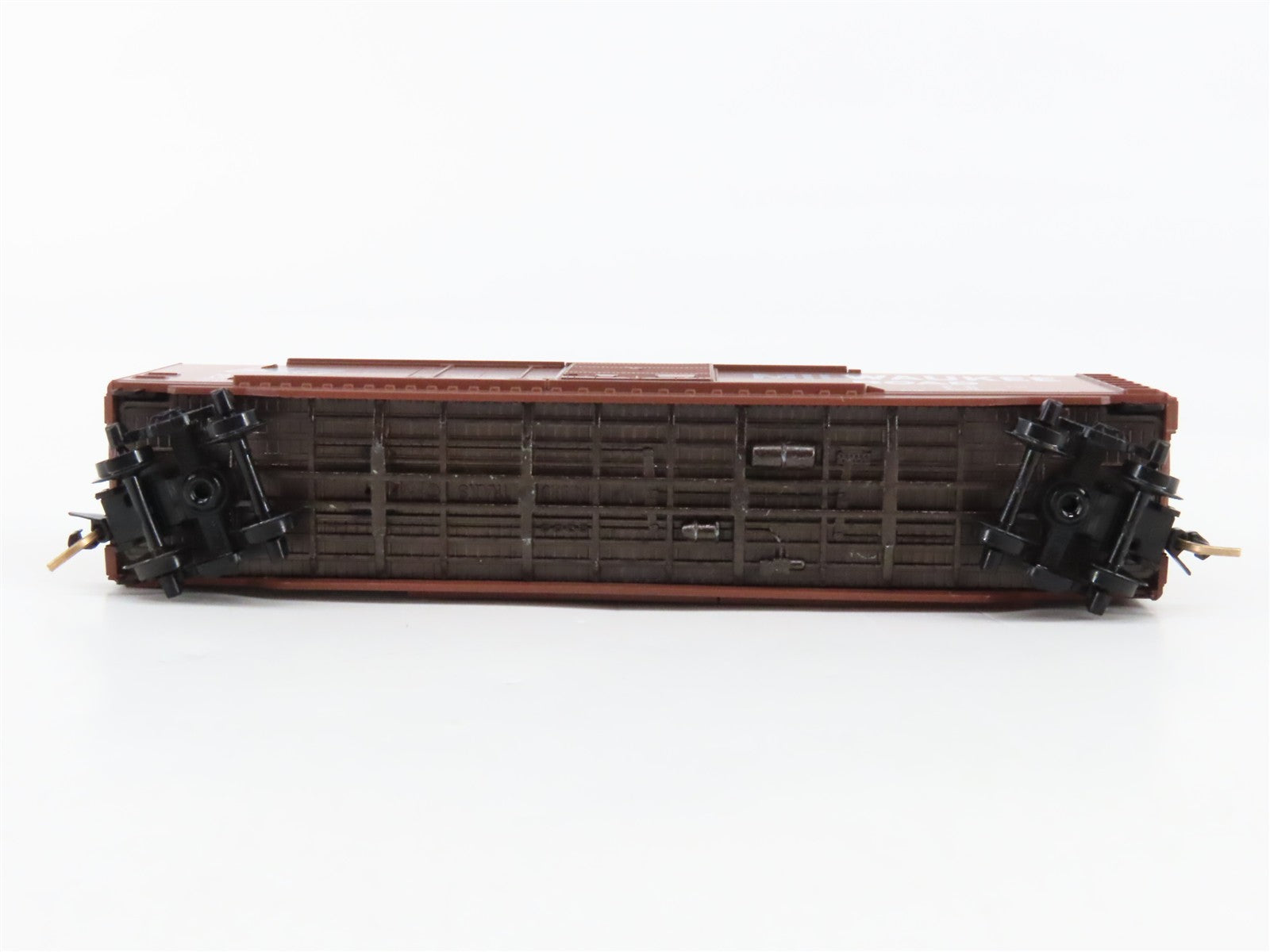 N Scale Micro-Trains MTL 33100 MILW Milwaukee Road 50' Box Car 12125 RTR