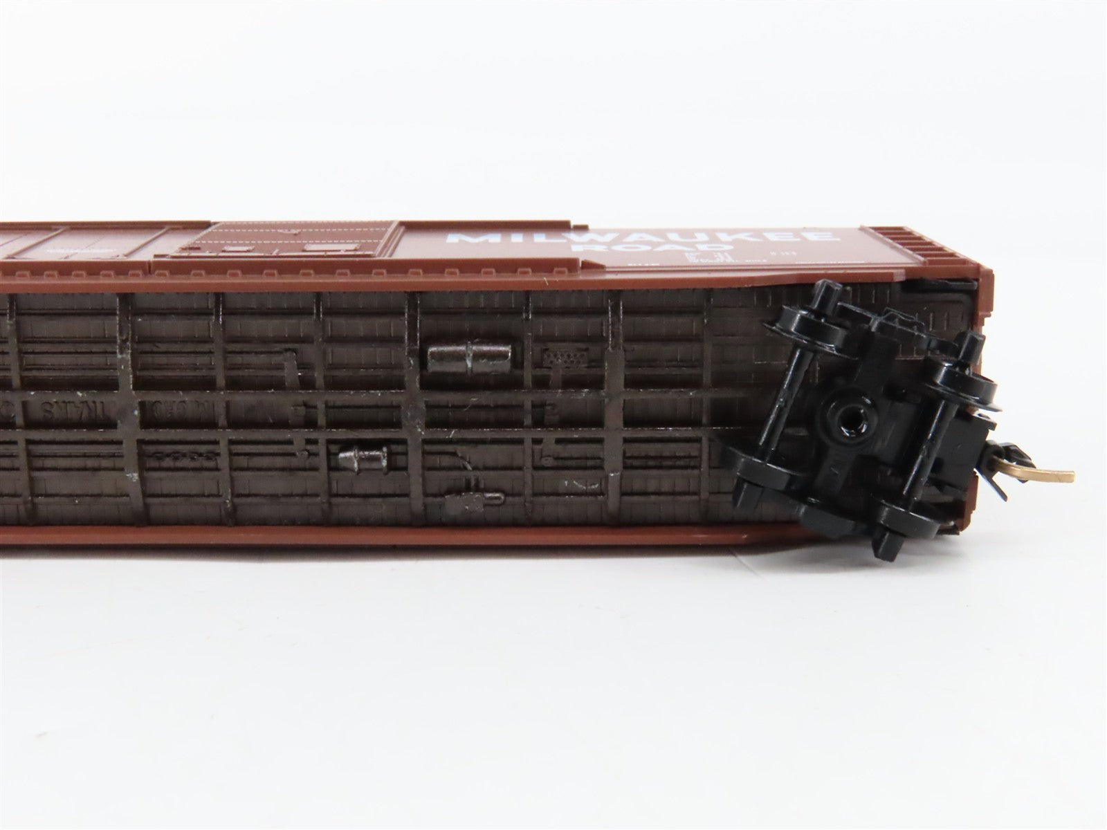 N Scale Micro-Trains MTL 33100 MILW Milwaukee Road 50' Box Car 12125 RTR