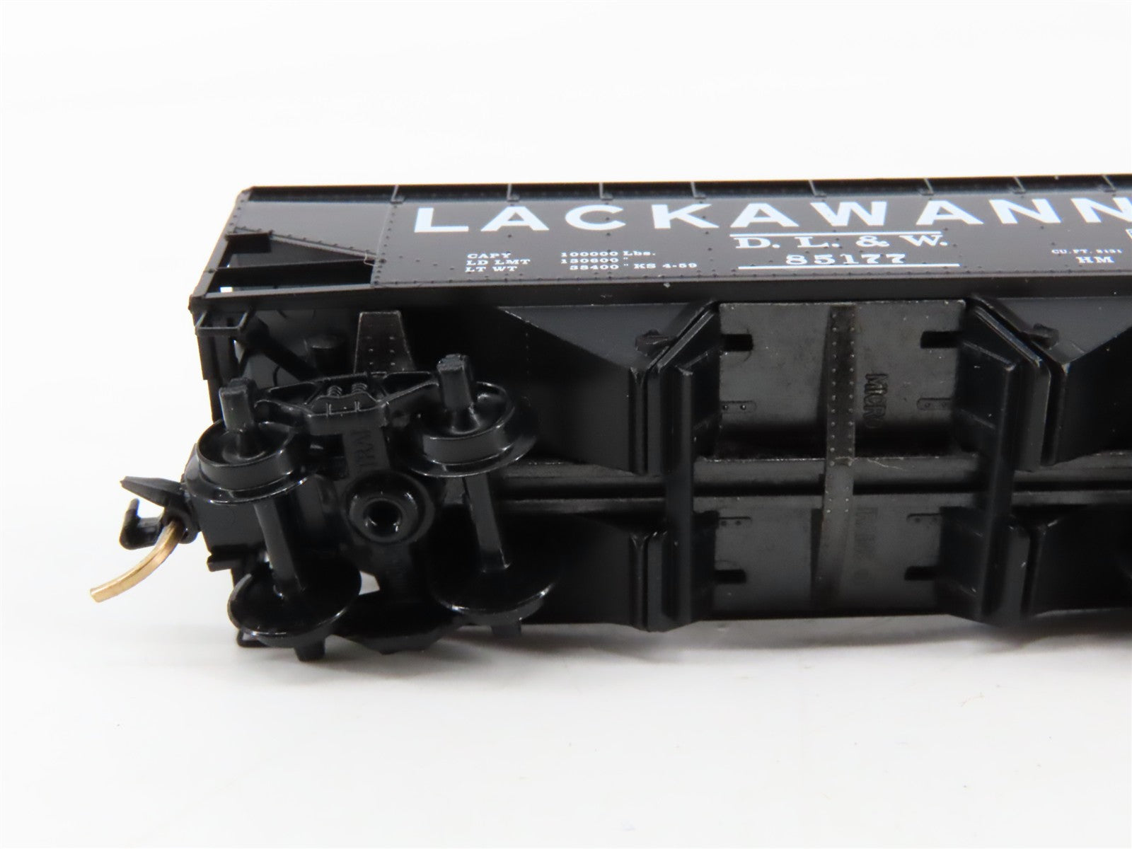 N Scale Micro-Trains MTL 55360 Delaware, Lackawanna & Western 33' Hopper RTR