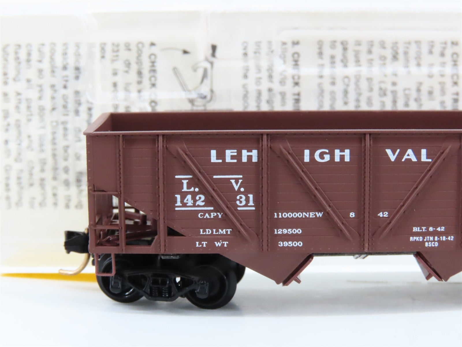 N Scale Micro-Trains MTL 57030 LV Lehigh Valley 33' 2-Bay Hopper 14231 RTR