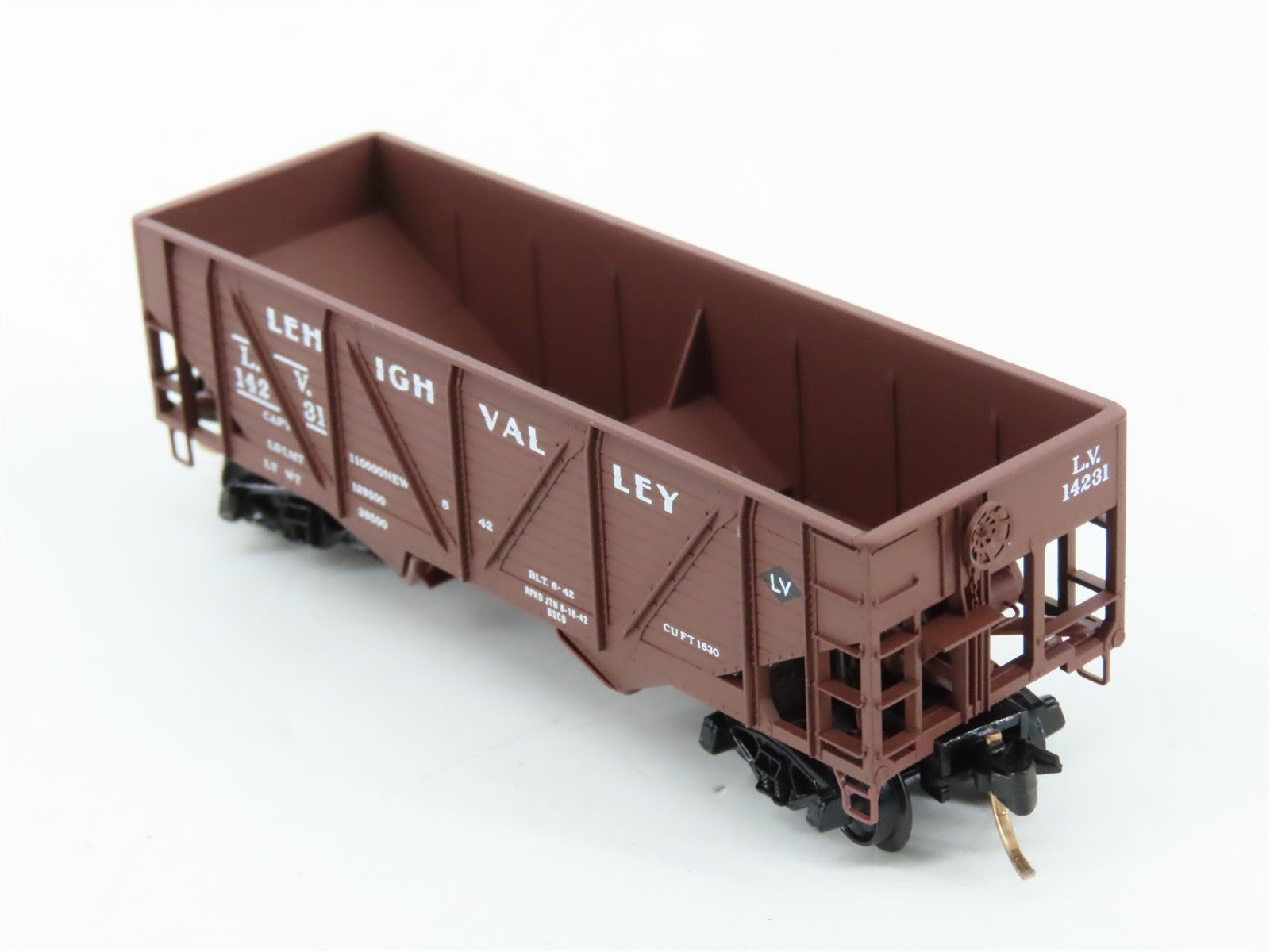N Scale Micro-Trains MTL 57030 LV Lehigh Valley 33' 2-Bay Hopper 14231 RTR