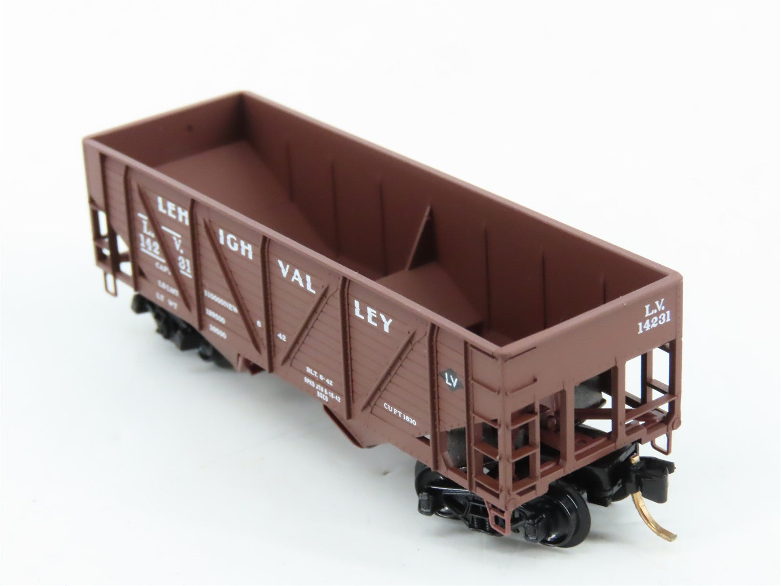 N Scale Micro-Trains MTL 57030 LV Lehigh Valley 33' 2-Bay Hopper 14231 RTR