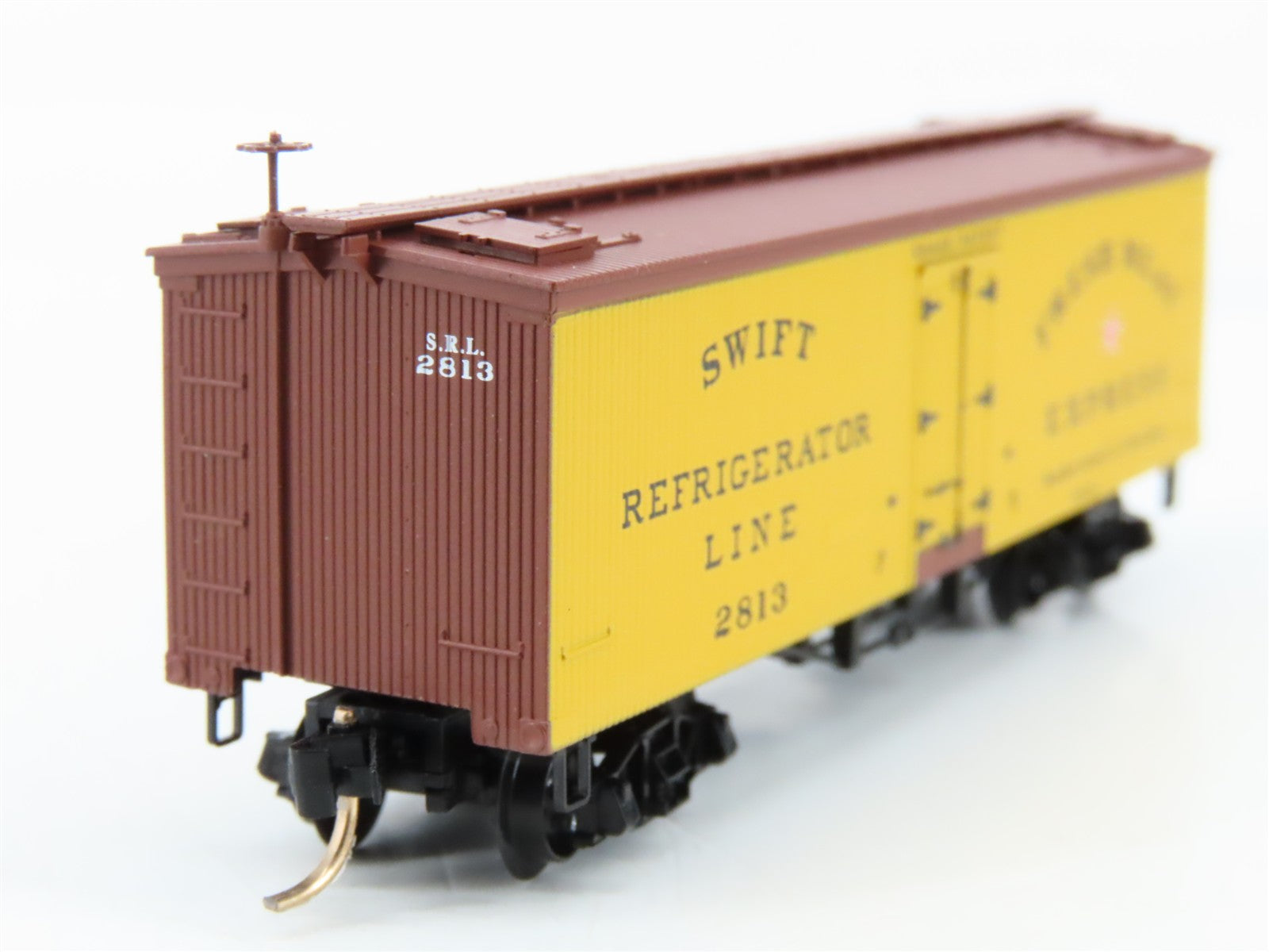 N Scale Micro-Trains MTL 58010 SRL Swift Refrigerator Line 36' Reefer 2813 RTR