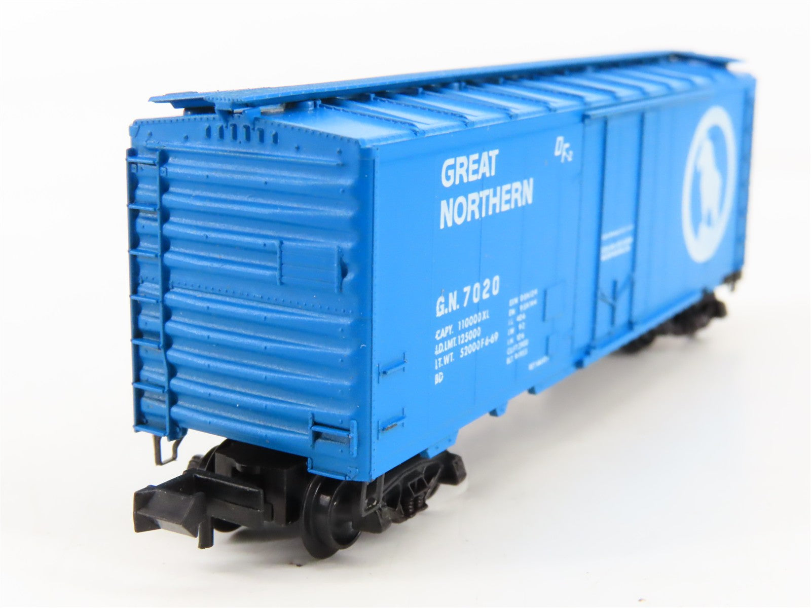 N Scale Micro-Trains MTL 21041 GN Great Northern 40' Box Car 7020 RTR