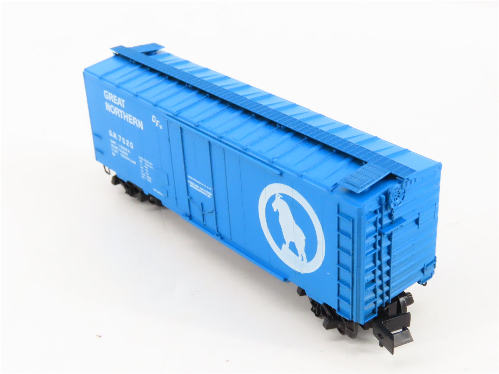 N Scale Micro-Trains MTL 21041 GN Great Northern 40' Box Car 7020 RTR