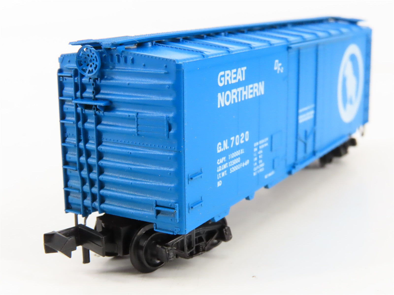N Scale Micro-Trains MTL 21041 GN Great Northern 40' Box Car 7020 RTR