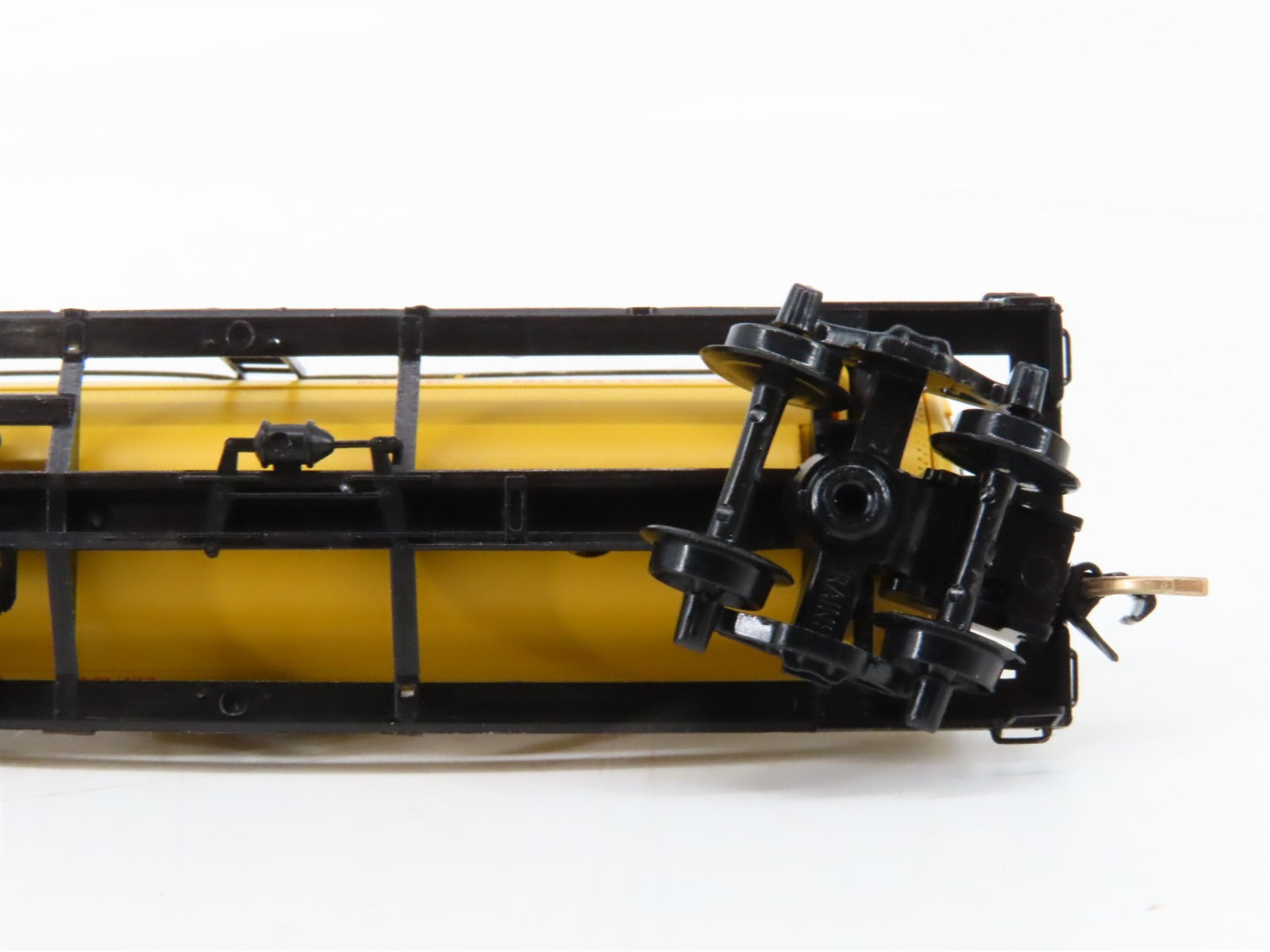 N Scale Micro-Trains MTL 65380 MTL Micro-Trains Line 39' Tank Car 1995 RTR