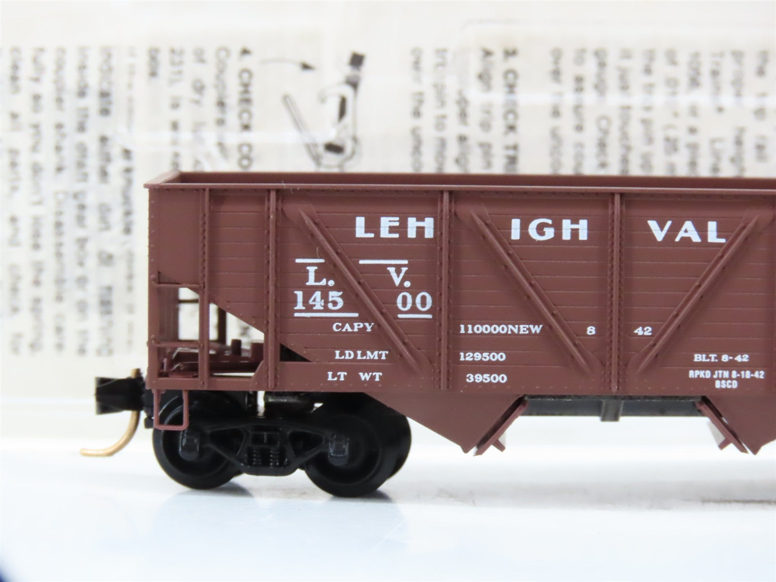 N Scale Micro-Trains MTL 57030 Lehigh Valley 33' 2-Bay Composite Side Hopper RTR