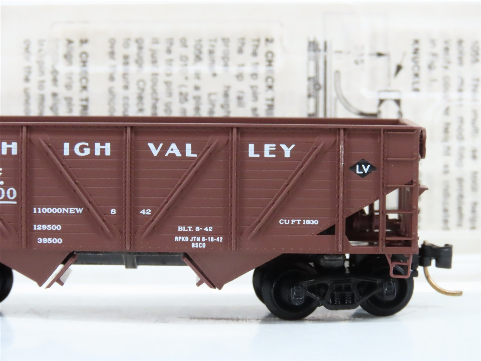 N Scale Micro-Trains MTL 57030 Lehigh Valley 33' 2-Bay Composite Side Hopper RTR