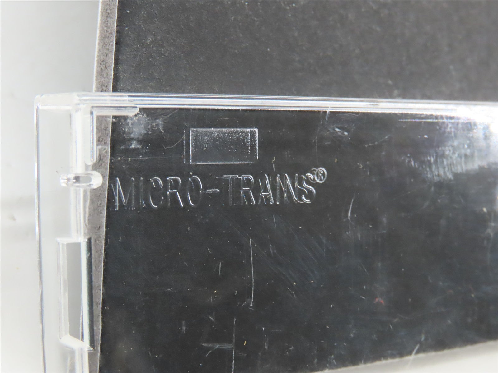 N Scale Micro-Trains MTL 57030 Lehigh Valley 33' 2-Bay Composite Side Hopper RTR