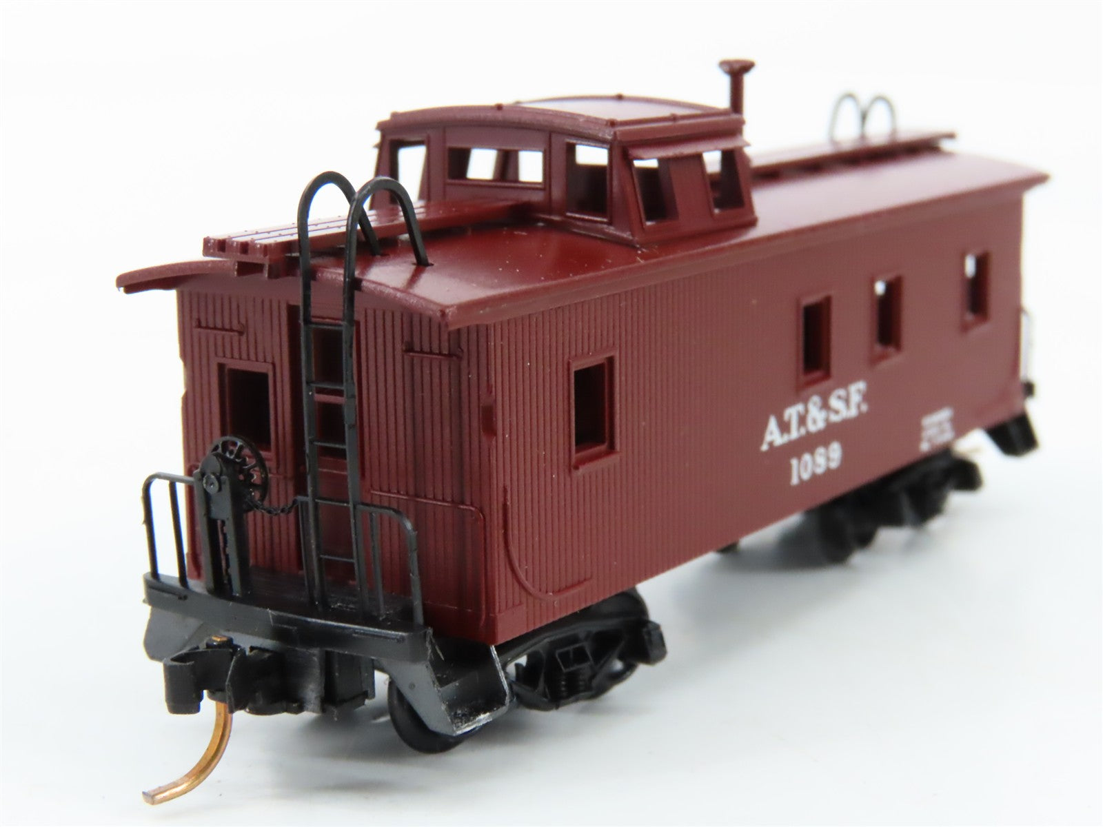 N Scale Micro-Trains MTL 50040 ATSF Santa Fe 34' Wood-Sheathed Caboose 1089 RTR