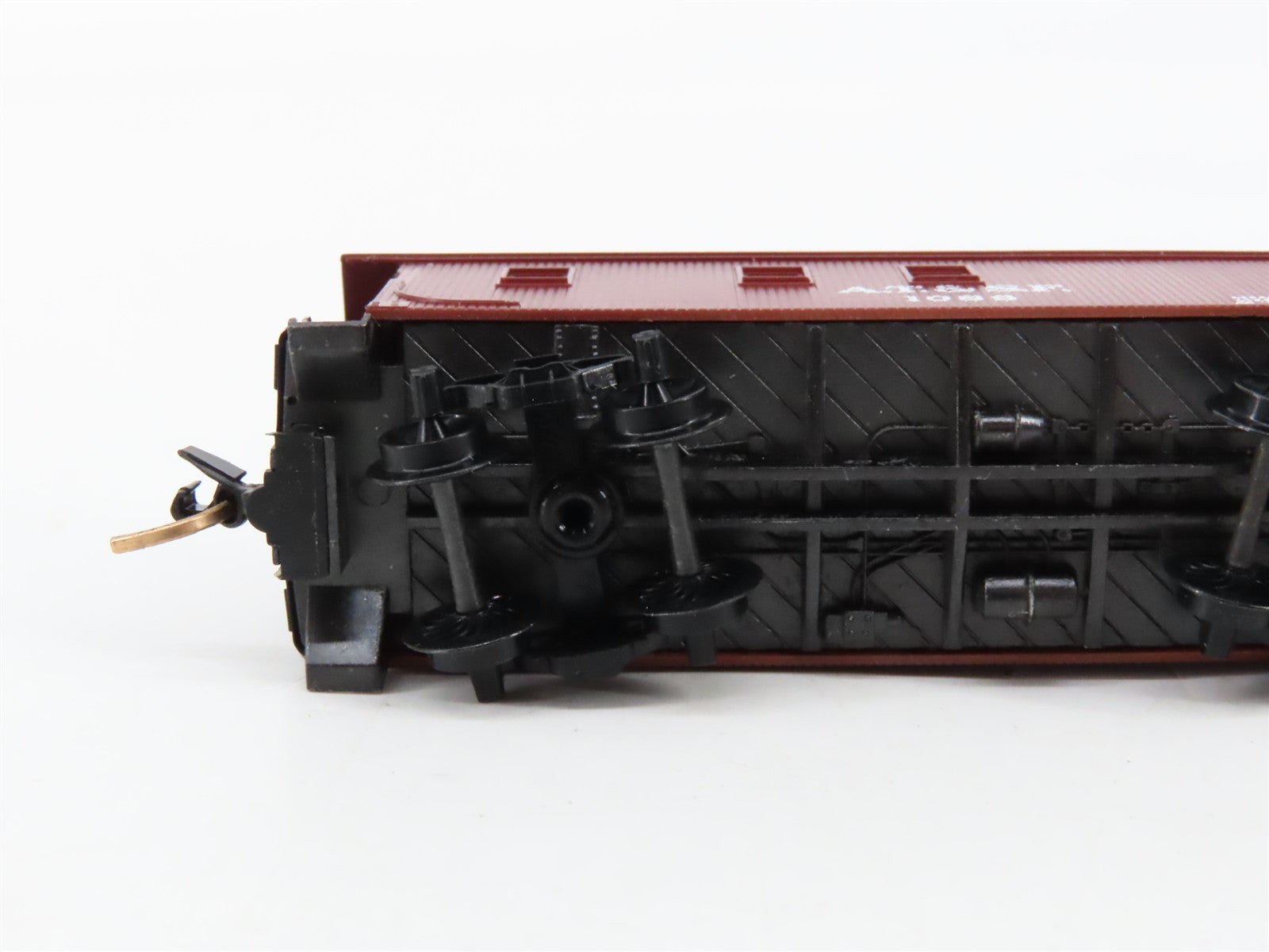N Scale Micro-Trains MTL 50040 ATSF Santa Fe 34' Wood-Sheathed Caboose 1089 RTR