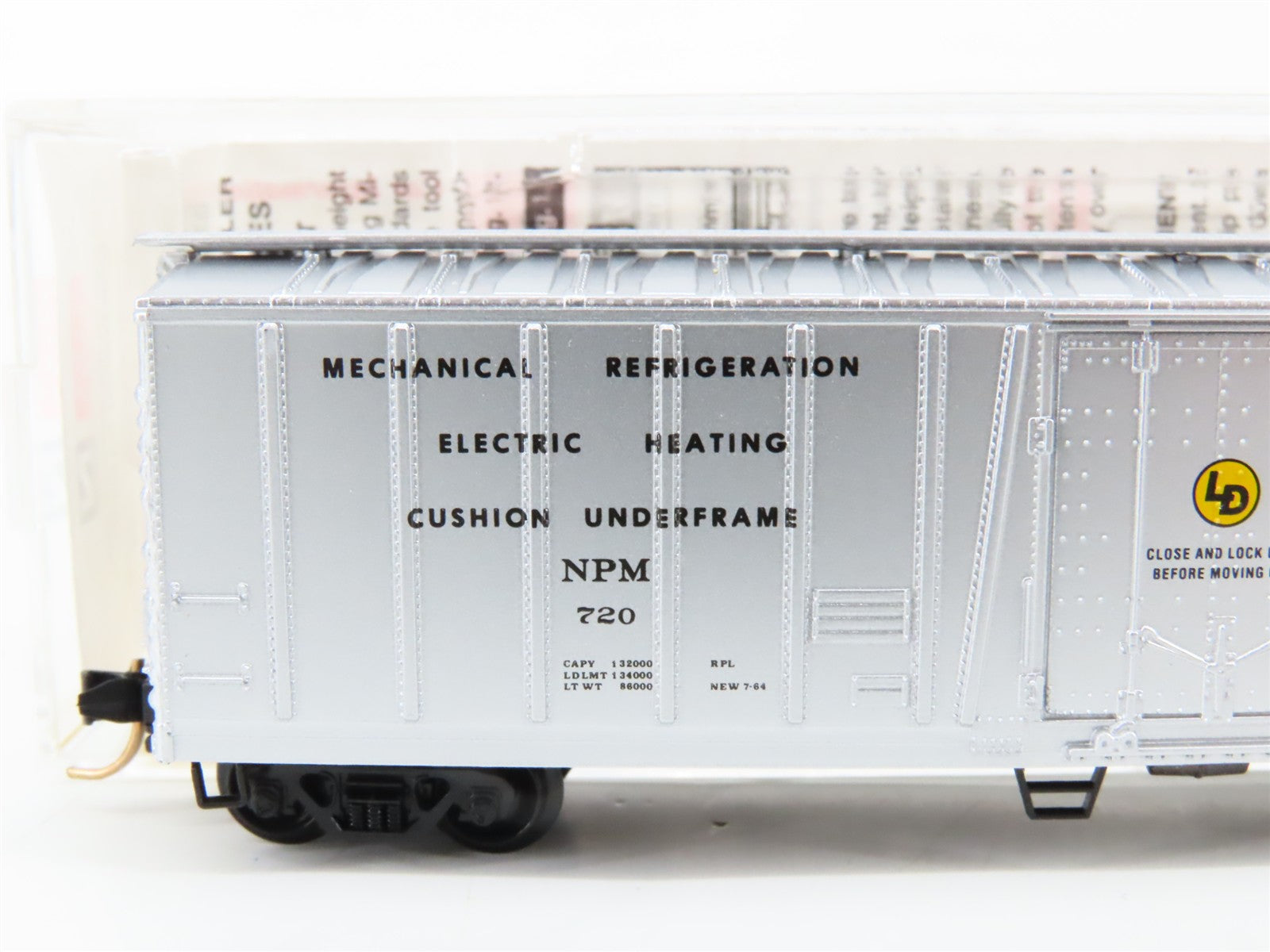 N Scale Micro-Trains MTL 70050 NPM Northern Pacific 51' Reefer 720 RTR