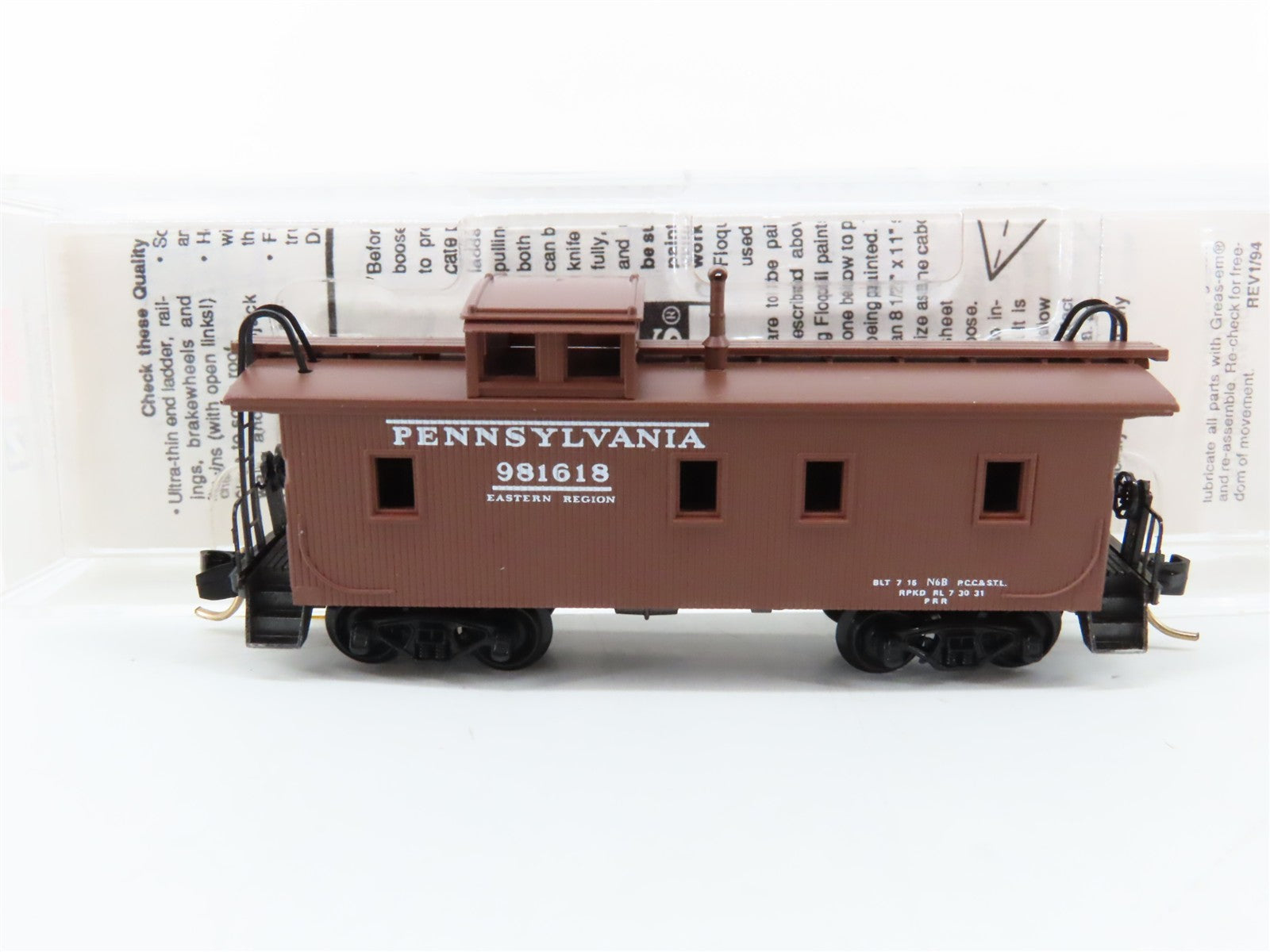 N Scale Micro-Trains MTL 51160 Pennsylvania 34' Wood-Sheathed Caboose RTR