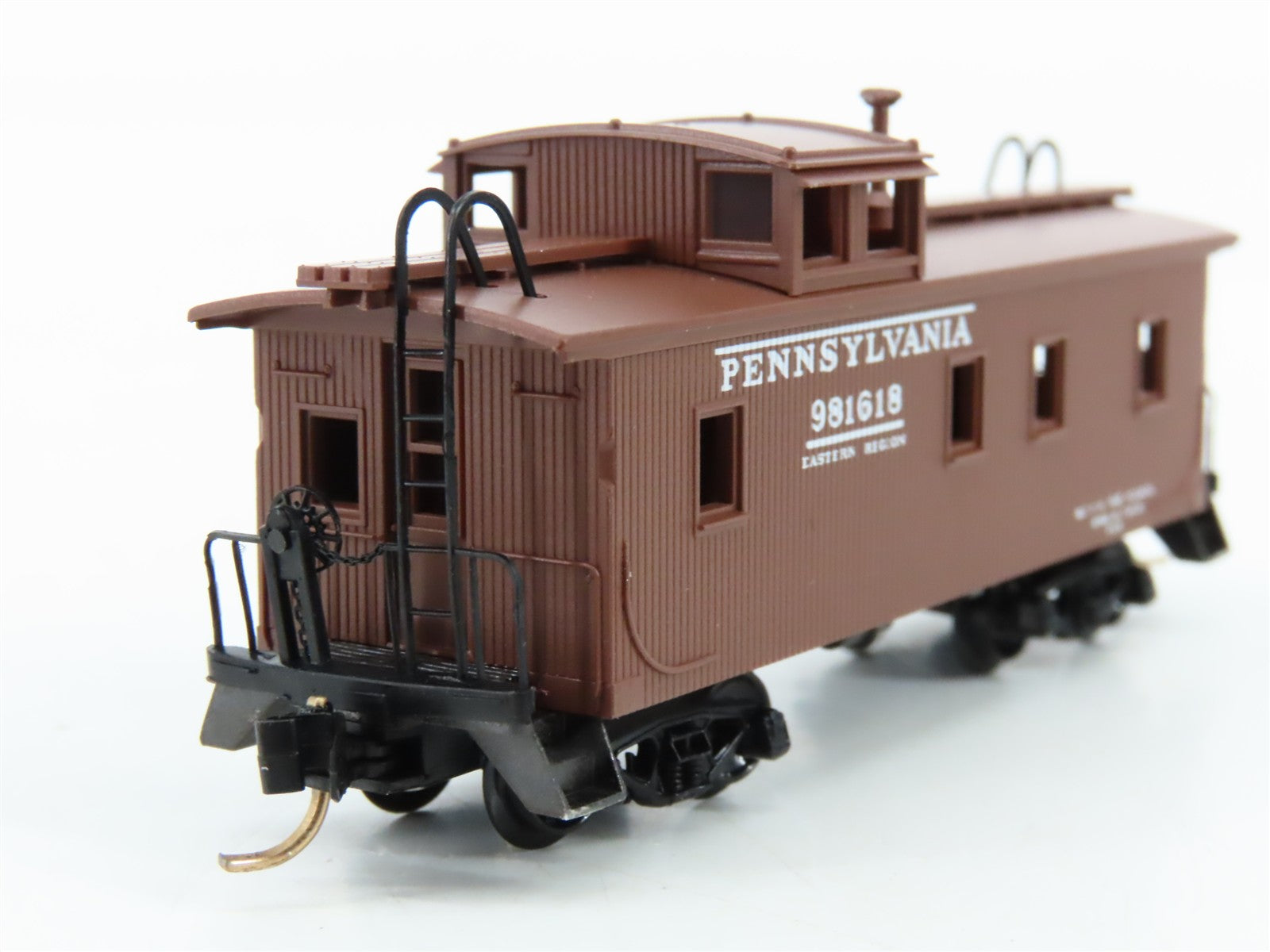 N Scale Micro-Trains MTL 51160 Pennsylvania 34' Wood-Sheathed Caboose RTR