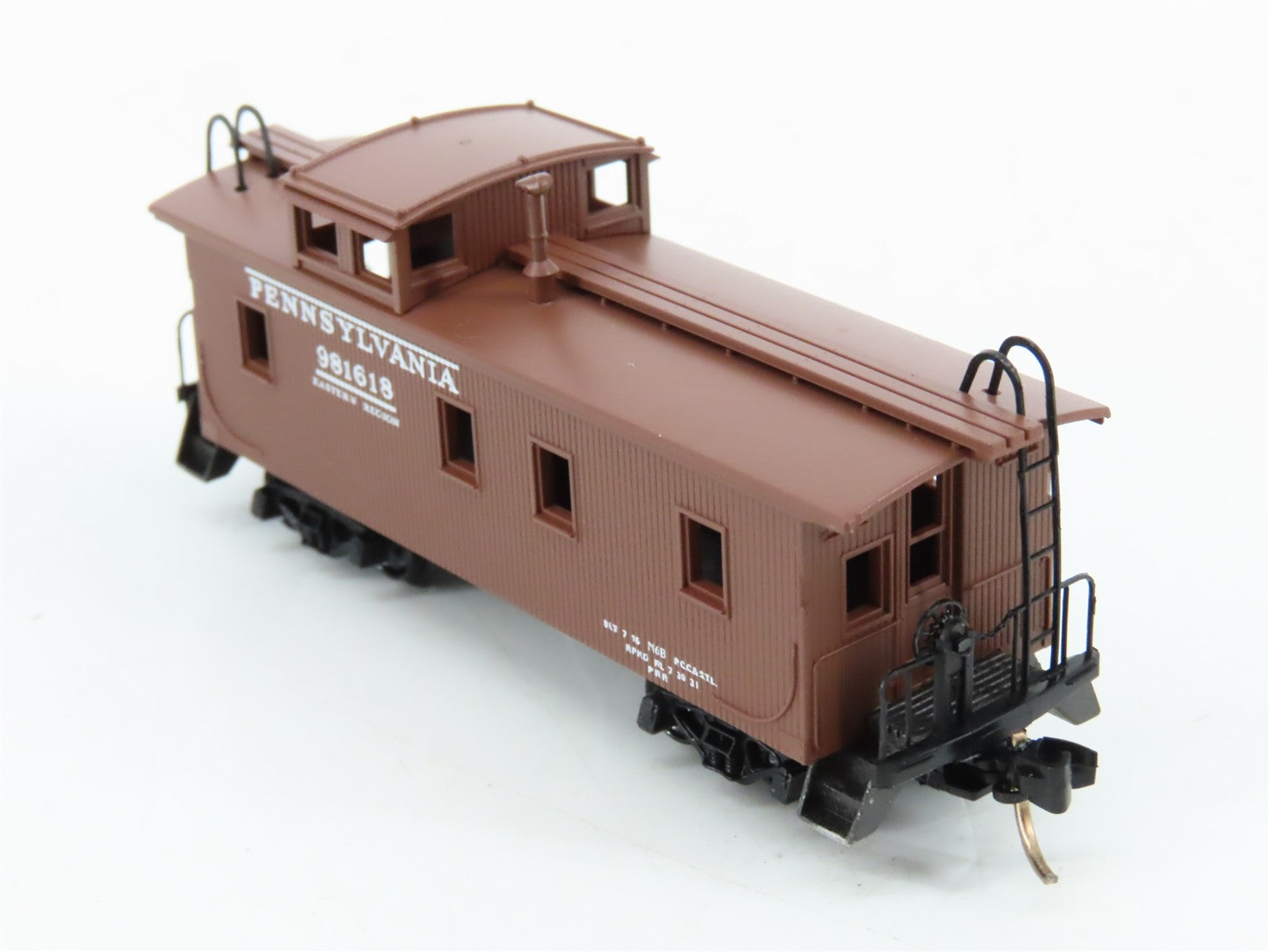 N Scale Micro-Trains MTL 51160 Pennsylvania 34' Wood-Sheathed Caboose RTR