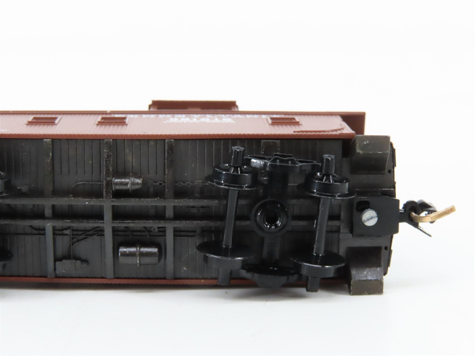 N Scale Micro-Trains MTL 51160 Pennsylvania 34' Wood-Sheathed Caboose RTR