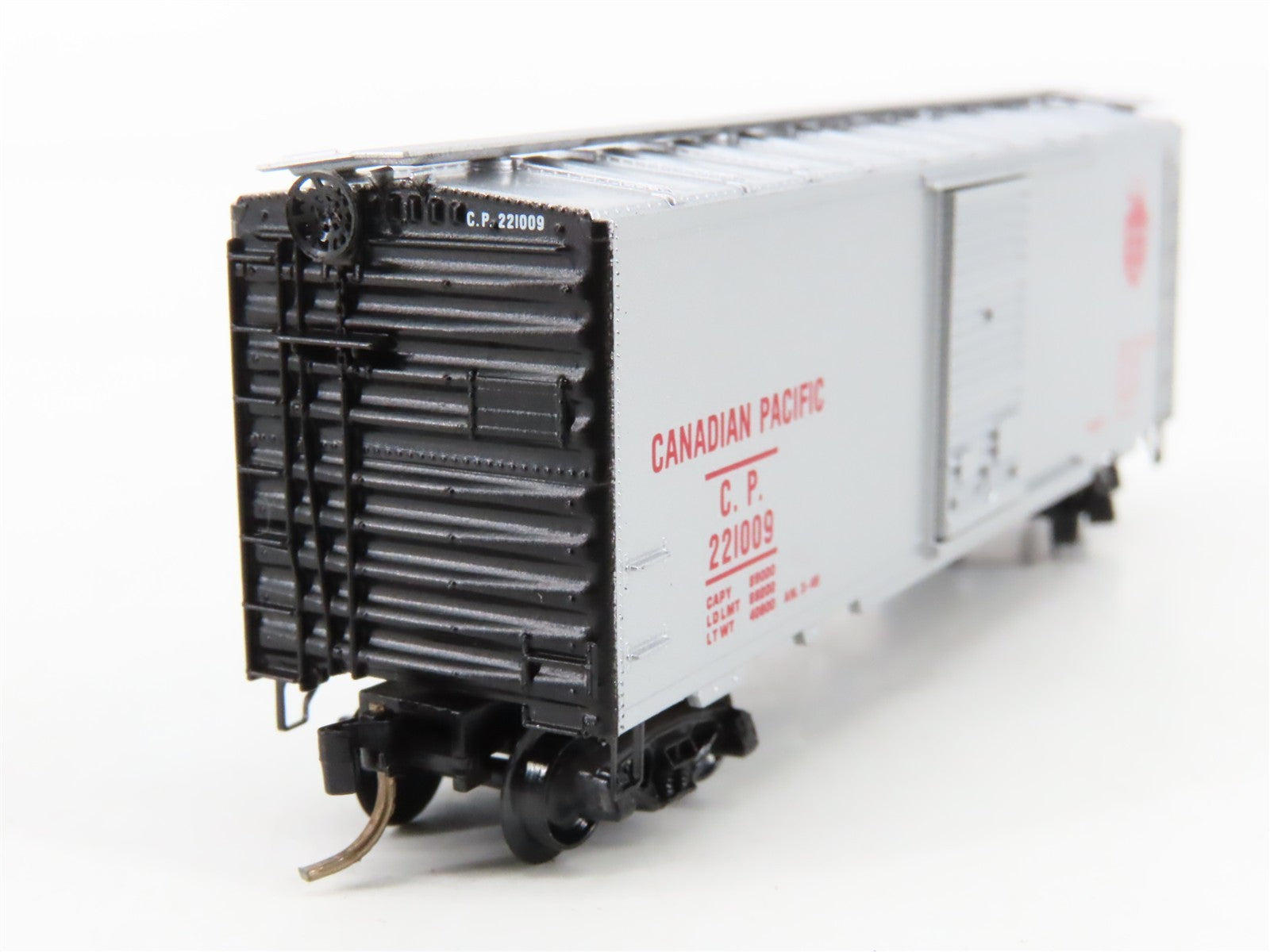 N Kadee Micro-Trains MTL 20890 CP Canadian Pacific Beaver 40' Box Car 221009 RTR