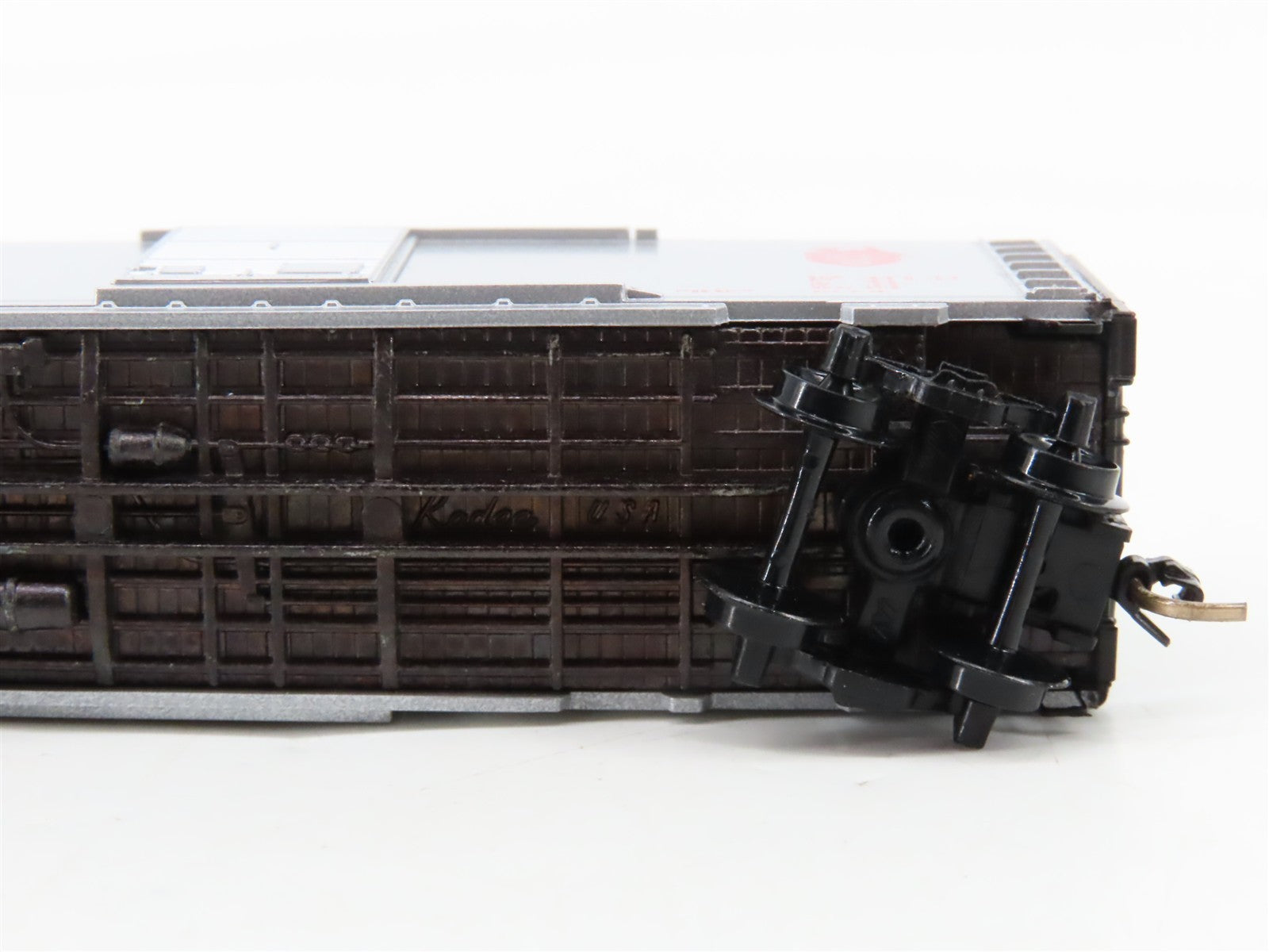 N Kadee Micro-Trains MTL 20890 CP Canadian Pacific Beaver 40' Box Car 221009 RTR