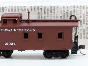 N Scale Micro-Trains MTL 50180 Milwaukee Road 34' Wood-Sheathed Caboose RTR