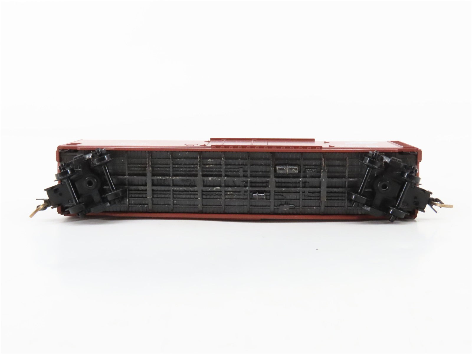 N Scale Micro-Trains MTL 32230 Chicago & North Western 50' Plug Door Box Car RTR
