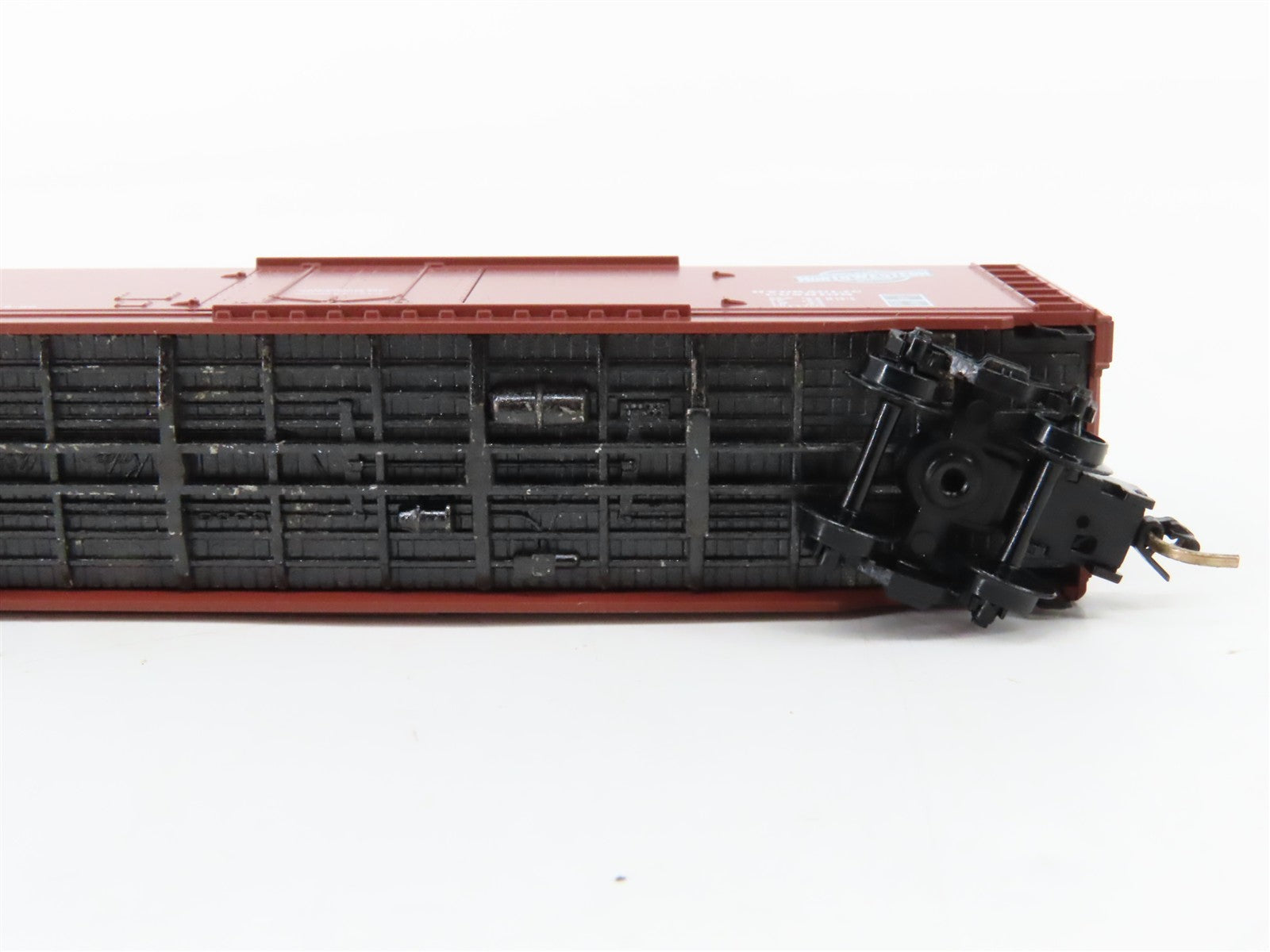 N Scale Micro-Trains MTL 32230 Chicago & North Western 50' Plug Door Box Car RTR