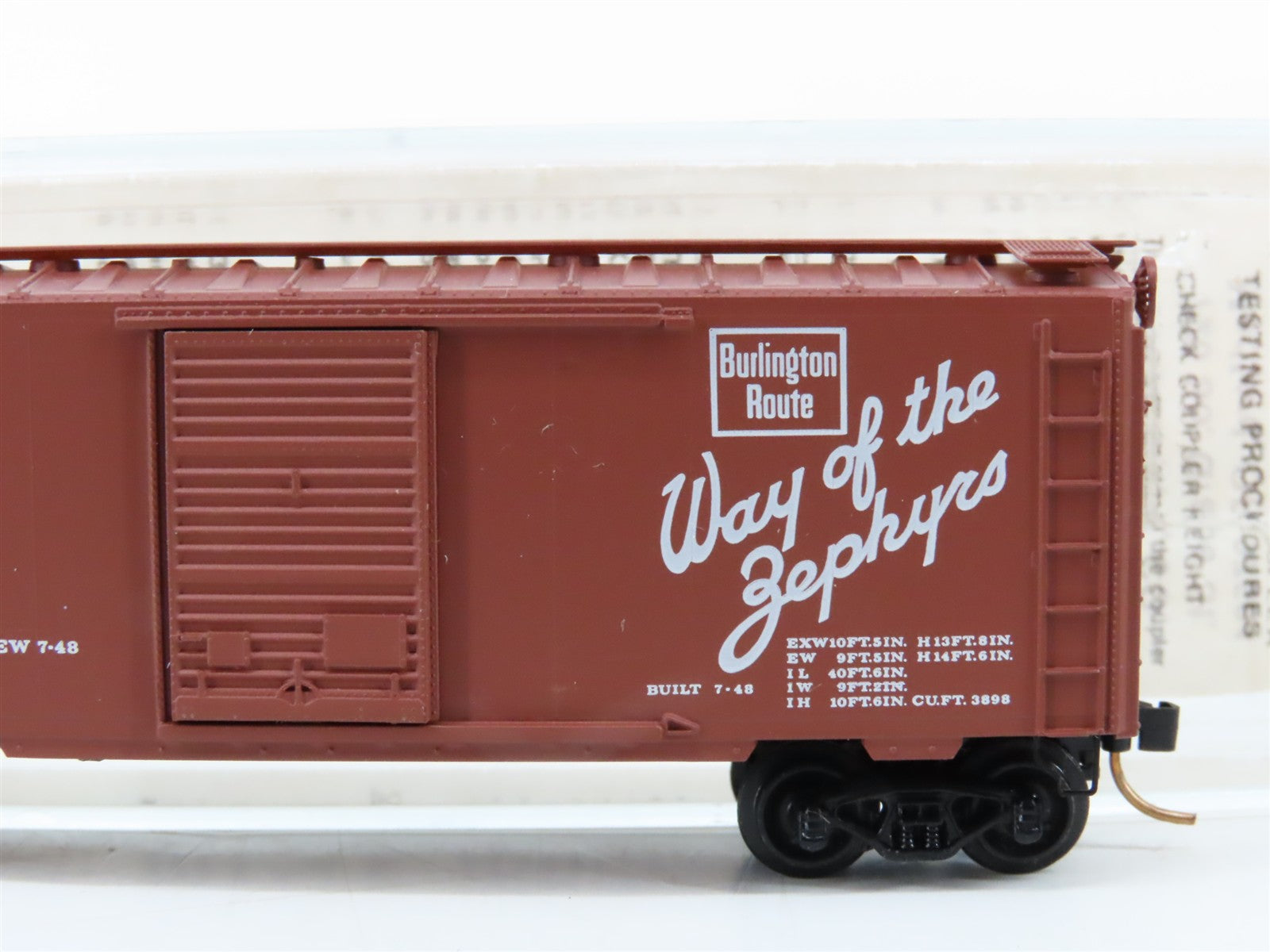 N Scale Micro-Trains MTL CB&Q Burlington Route 40' Box Car Factory Interior RTR