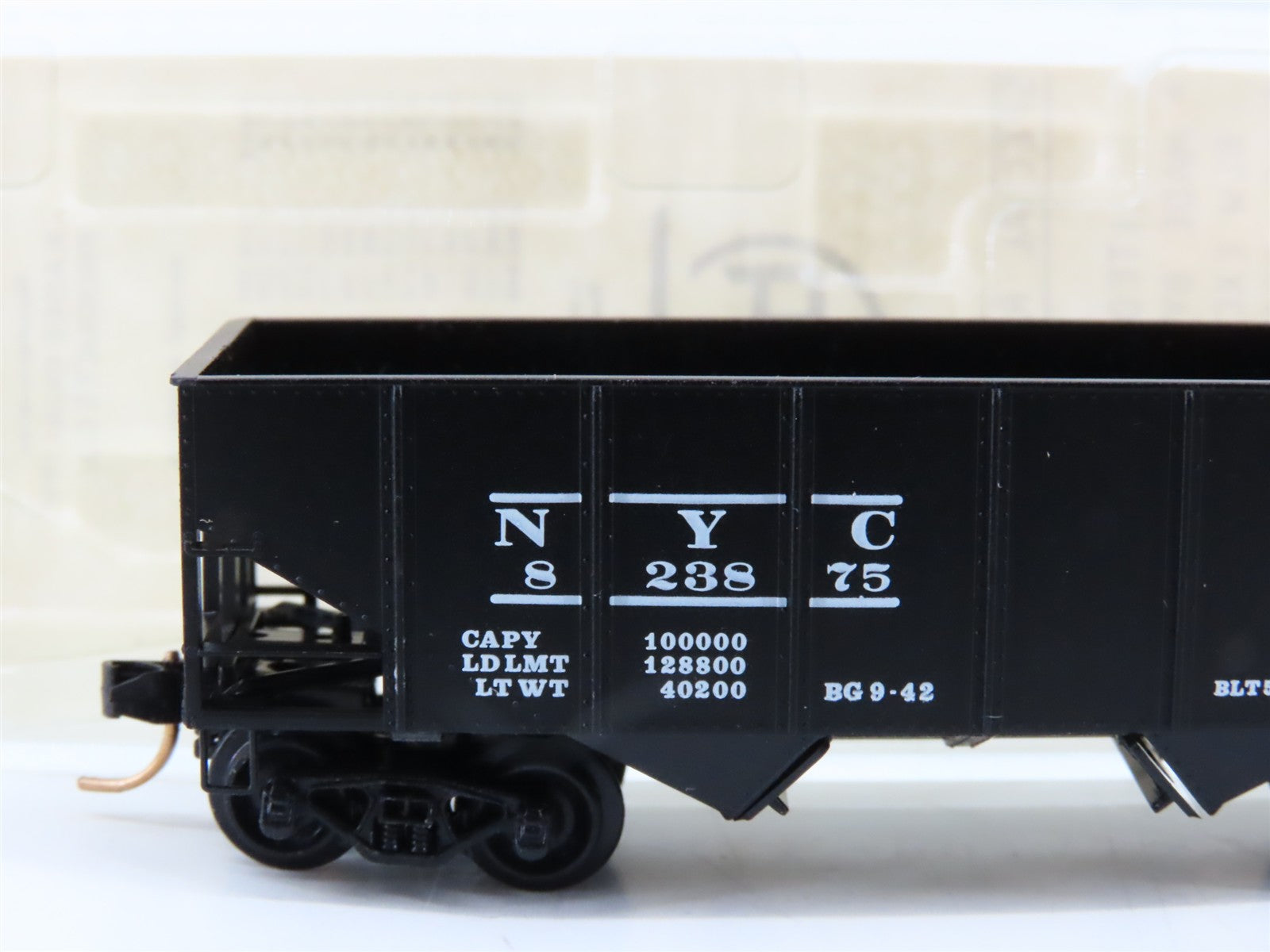 N Scale Micro-Trains MTL BLW-50 NYC New York Central 33' 2-Bay Hopper 823875 RTR
