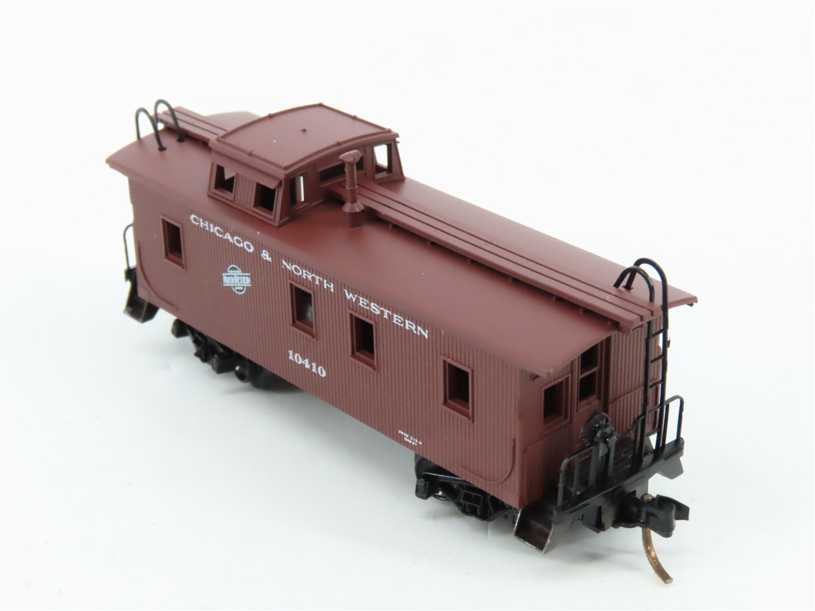 N Scale Micro-Trains MTL 50200 CNW Chicago & North Western 34' Caboose 10410 RTR