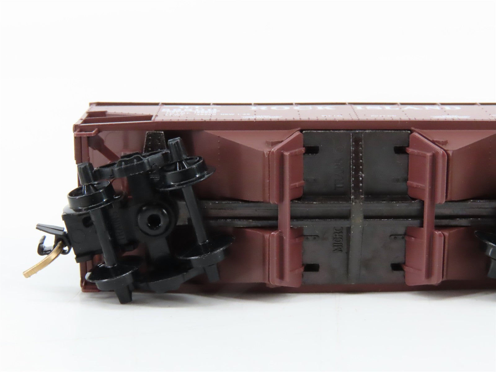 N Scale Micro-Trains MTL 90010 Rock Island 33' 2-Bay Hopper Factory Interior RTR